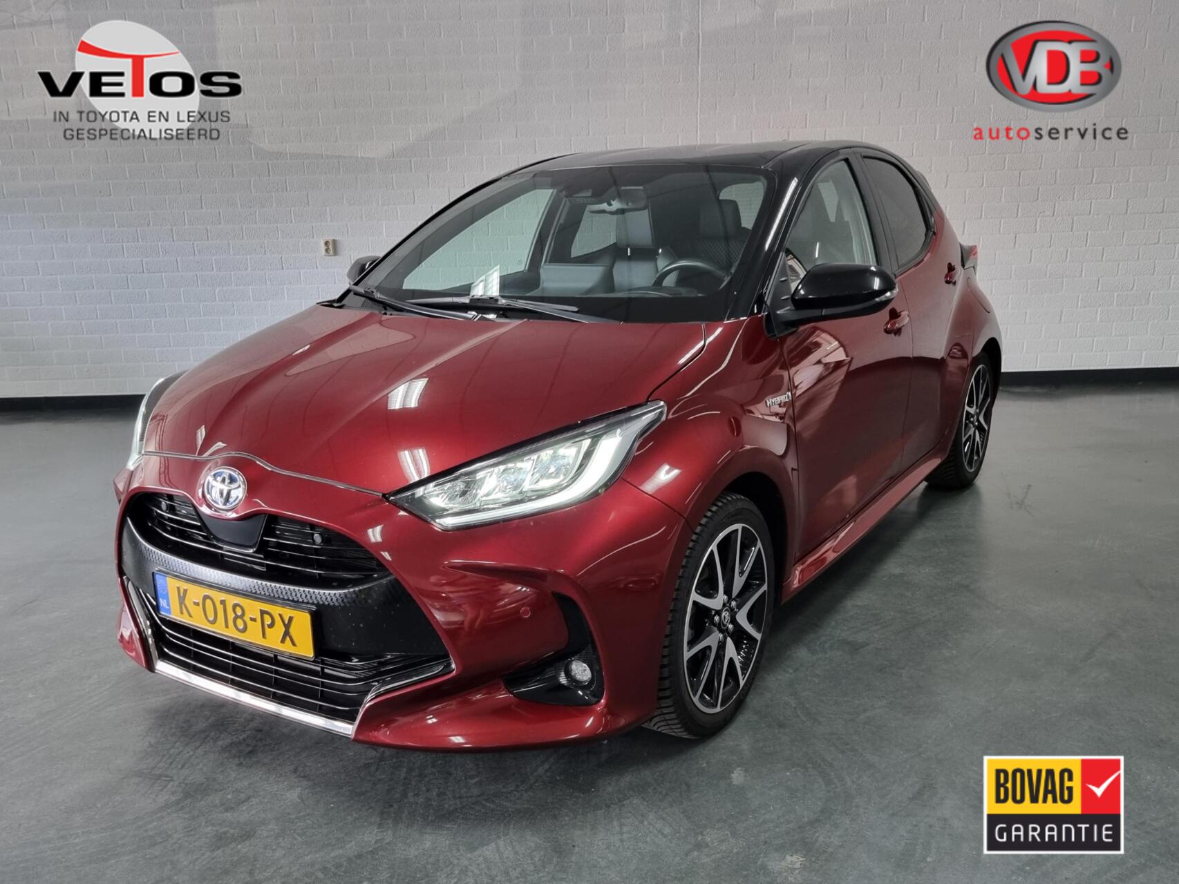 Toyota Toyota Yaris 1.5 Hybrid Executive Bi-Tone / HUD / JBL / PDC v+a 2021 - voorkant