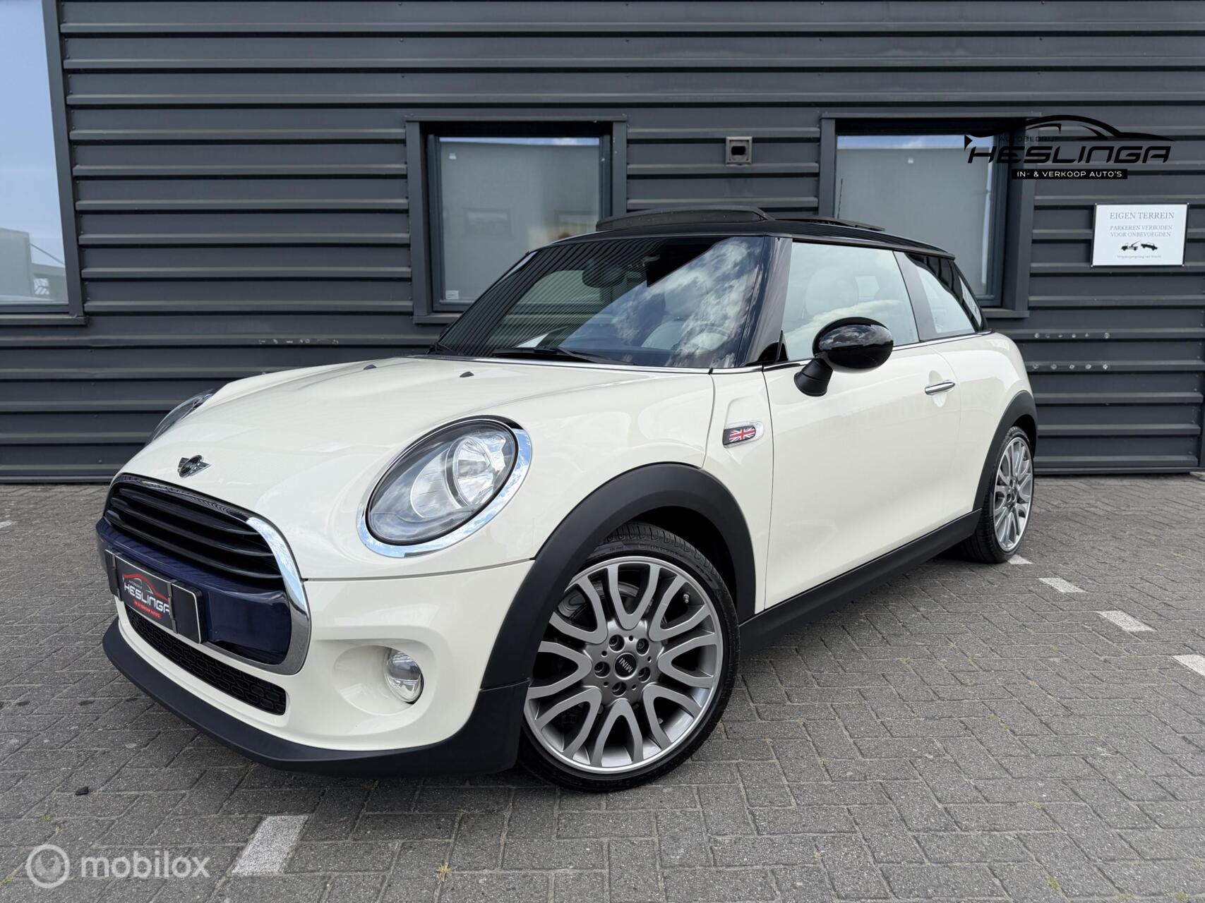 Mini Cooper 1.5 Cooper Chili Serious Business|PANO 2015 - voorkant
