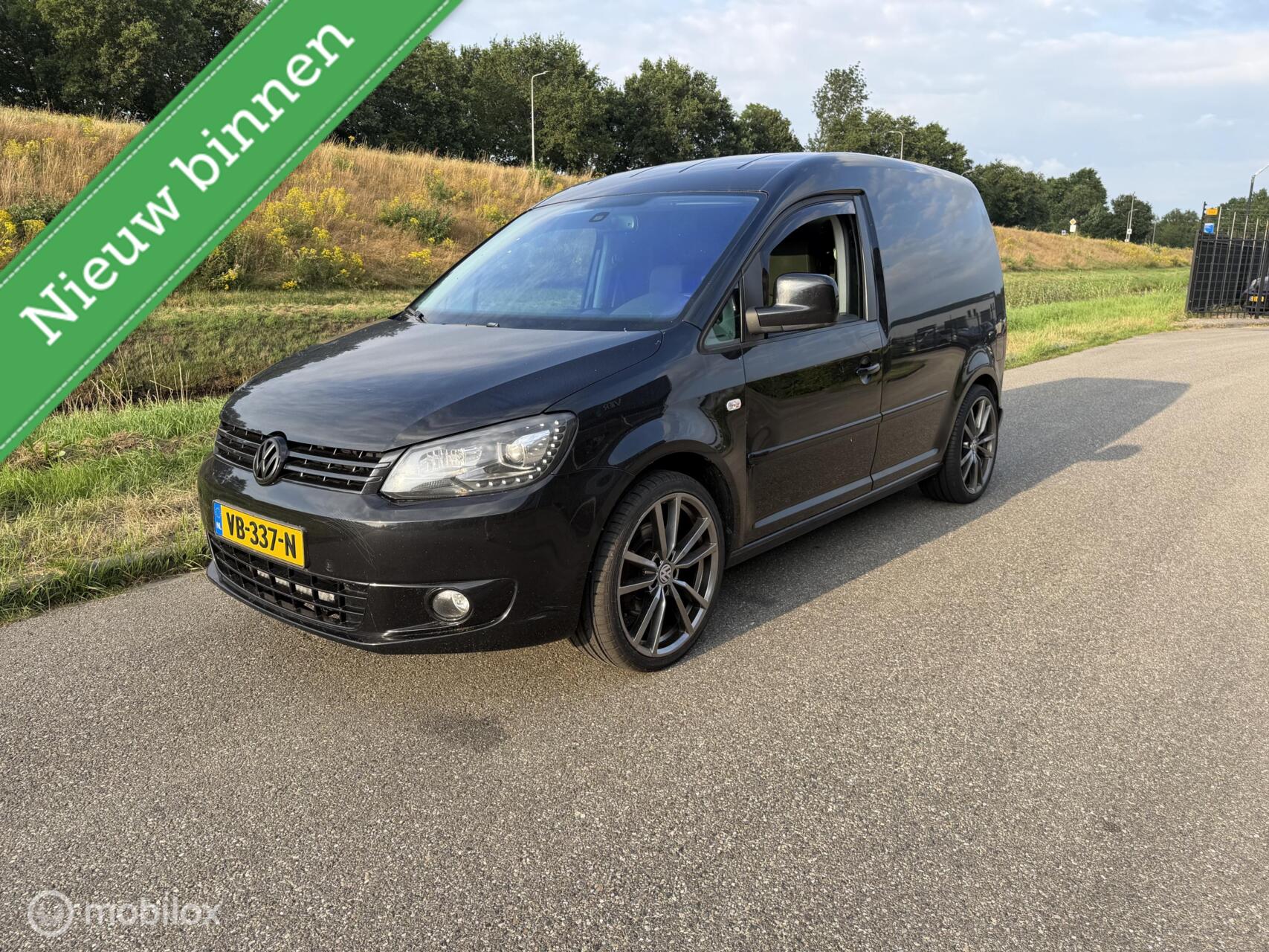Volkswagen Caddy 2.0 TDI automaat 140 pk 2013 - voorkant