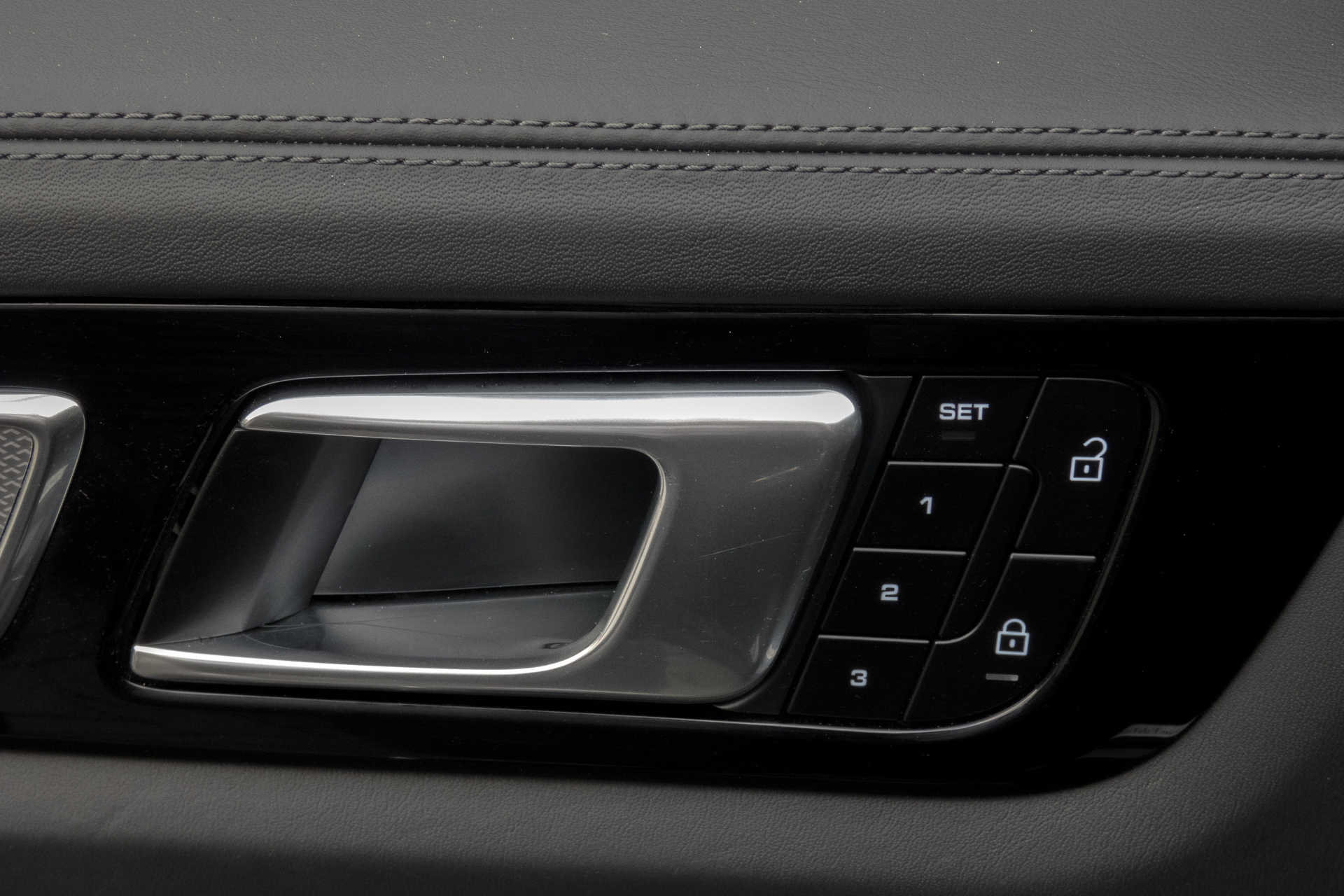 Foto van Porsche Cayenne E-hybrid