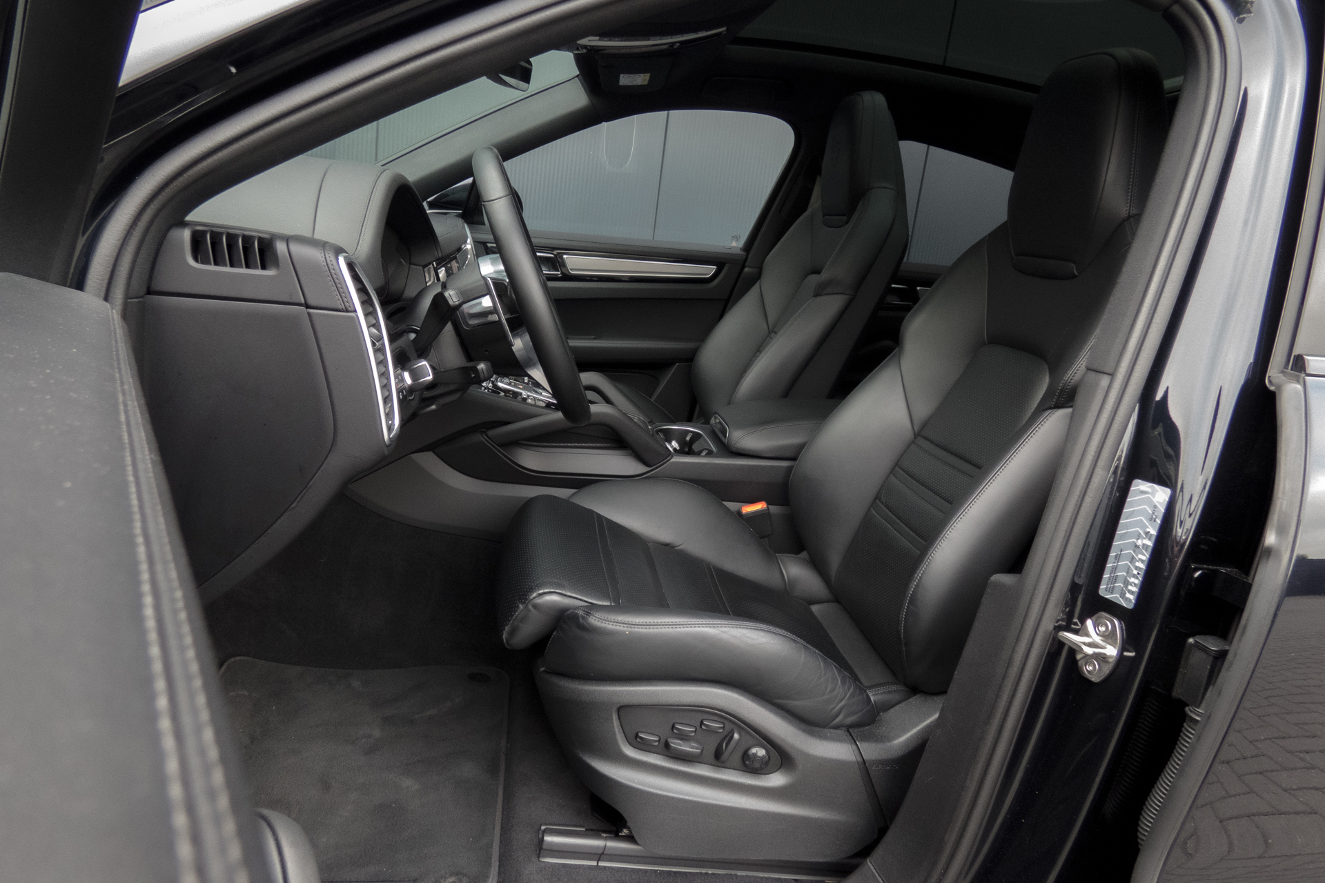 Foto van Porsche Cayenne E-hybrid
