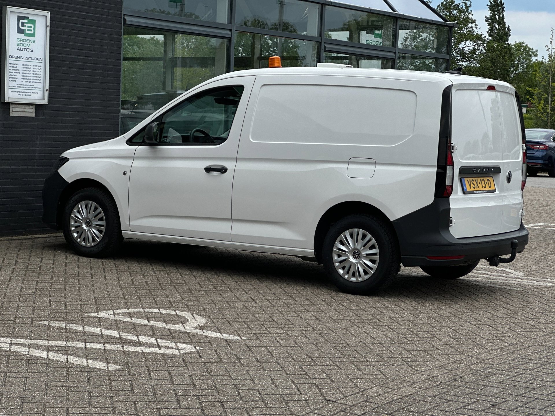 Foto van Volkswagen Caddy Modified Partition Wall