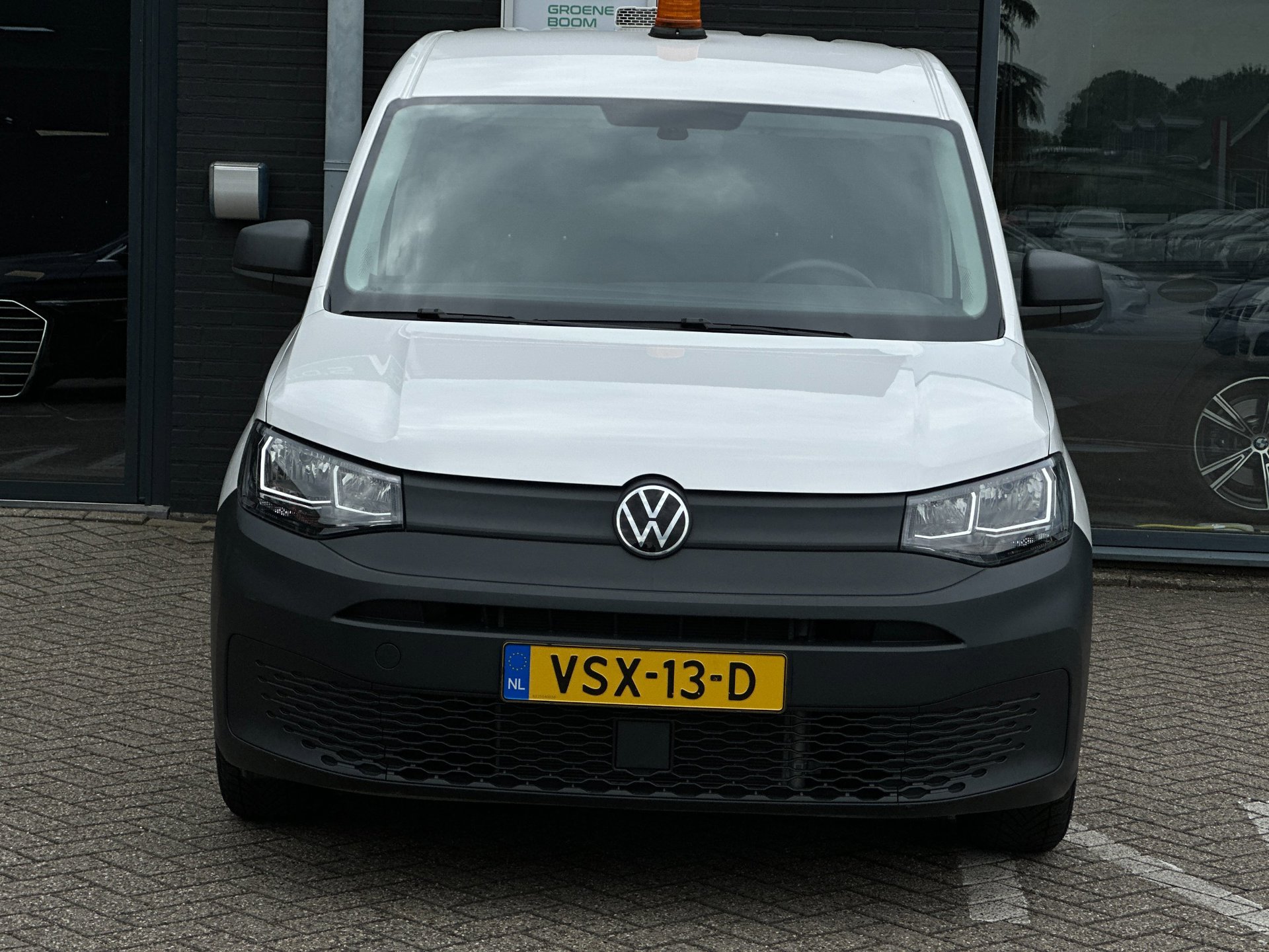 Foto van Volkswagen Caddy Modified Partition Wall