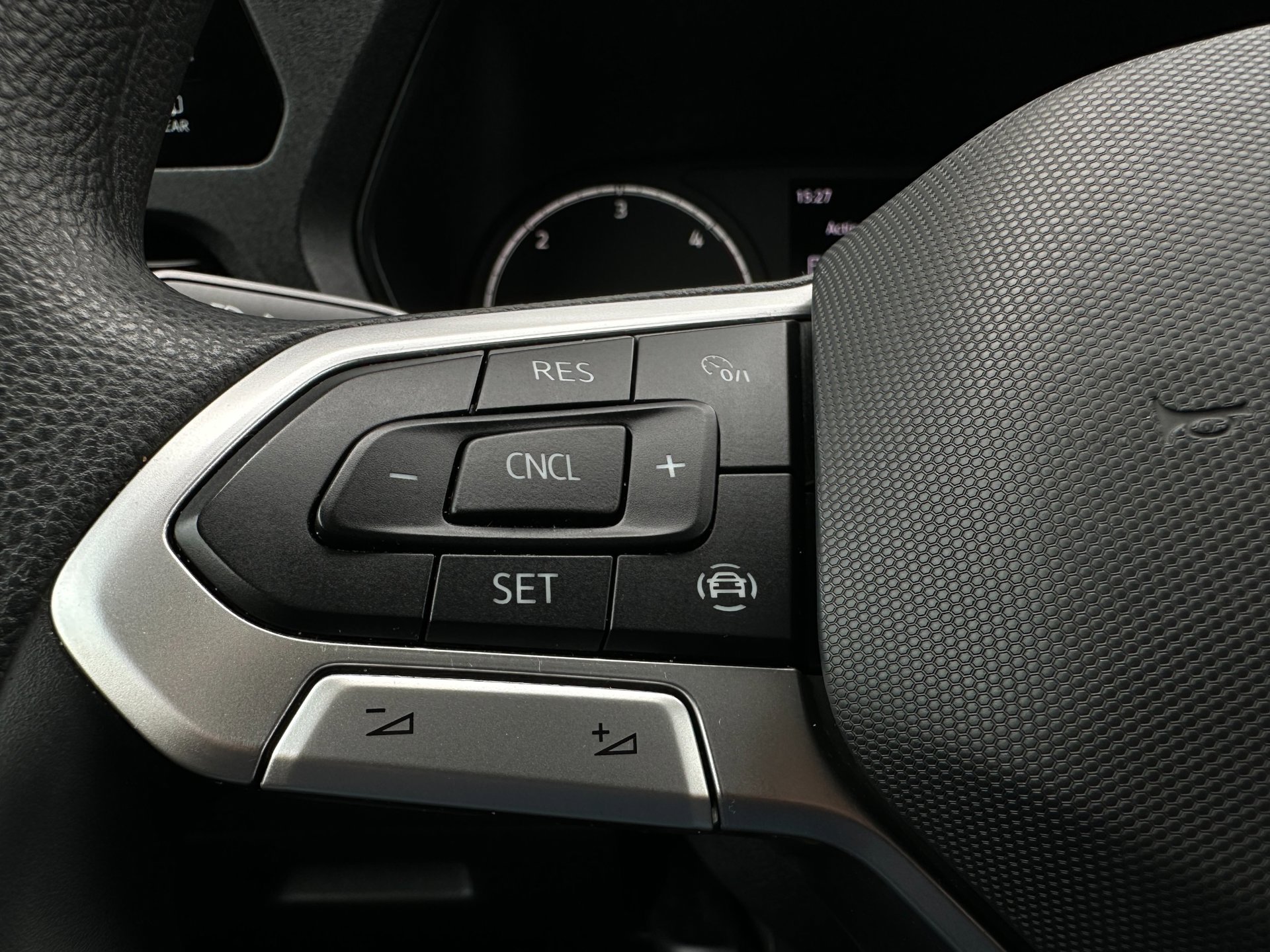 Foto van Volkswagen Caddy Modified Partition Wall