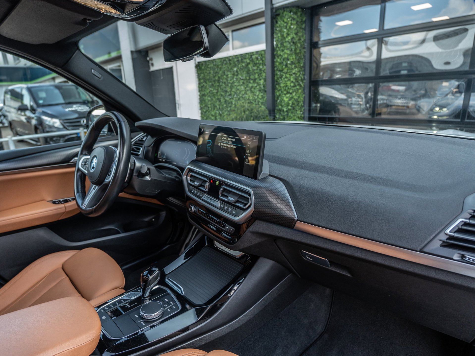 Foto van BMW X3 Xdrive30e