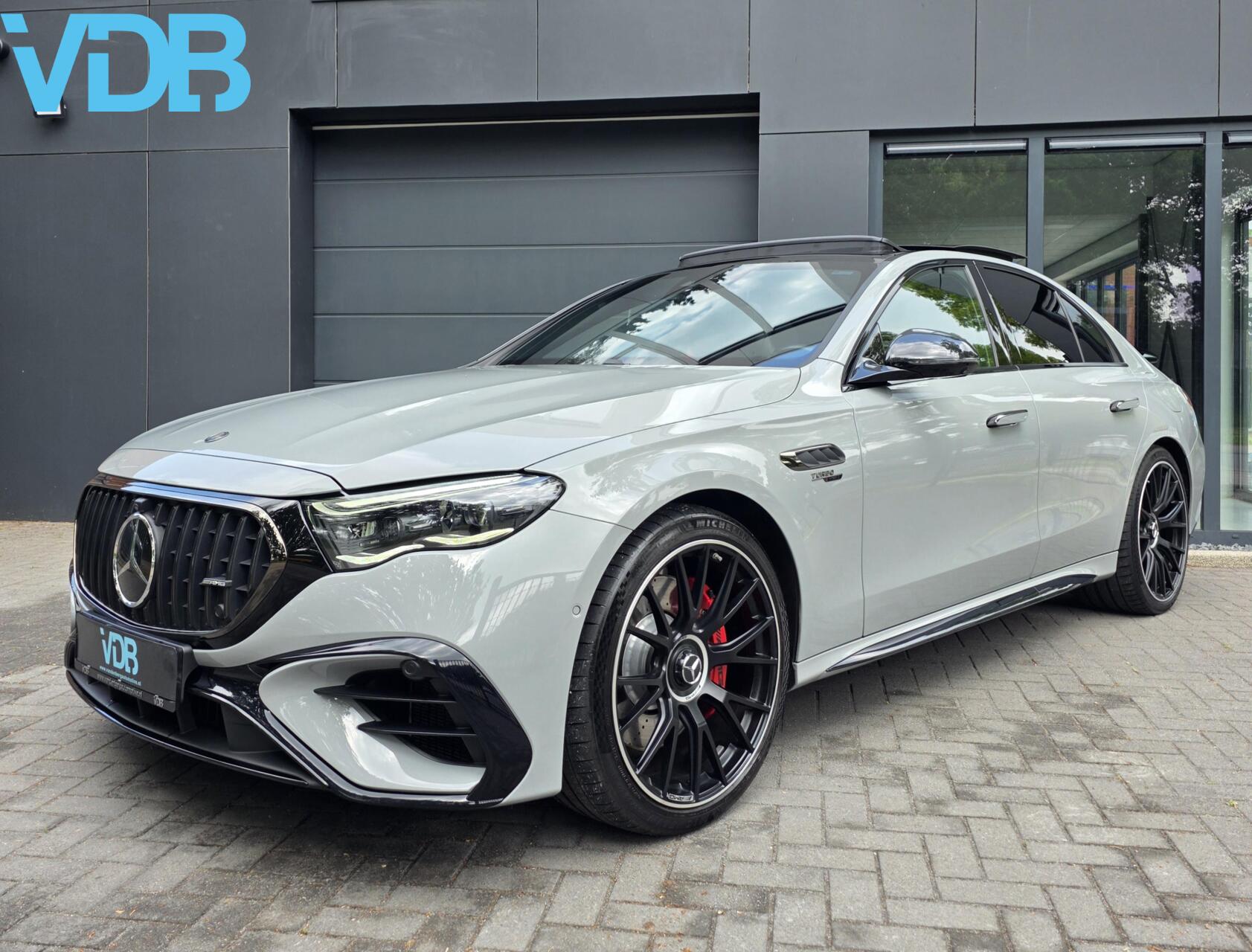 Mercedes-Benz AMG E 53 Hybrid AMG 53 4MATIC+ ALPINGRAU PANO KUIP BTW VOL 2025 - voorkant