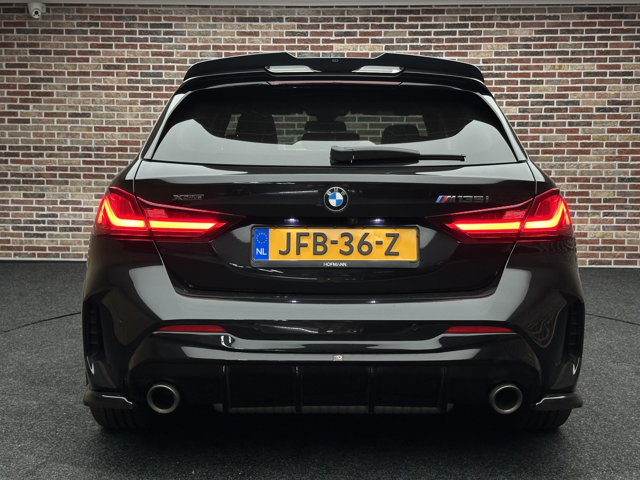 Foto van BMW M135i xDrive