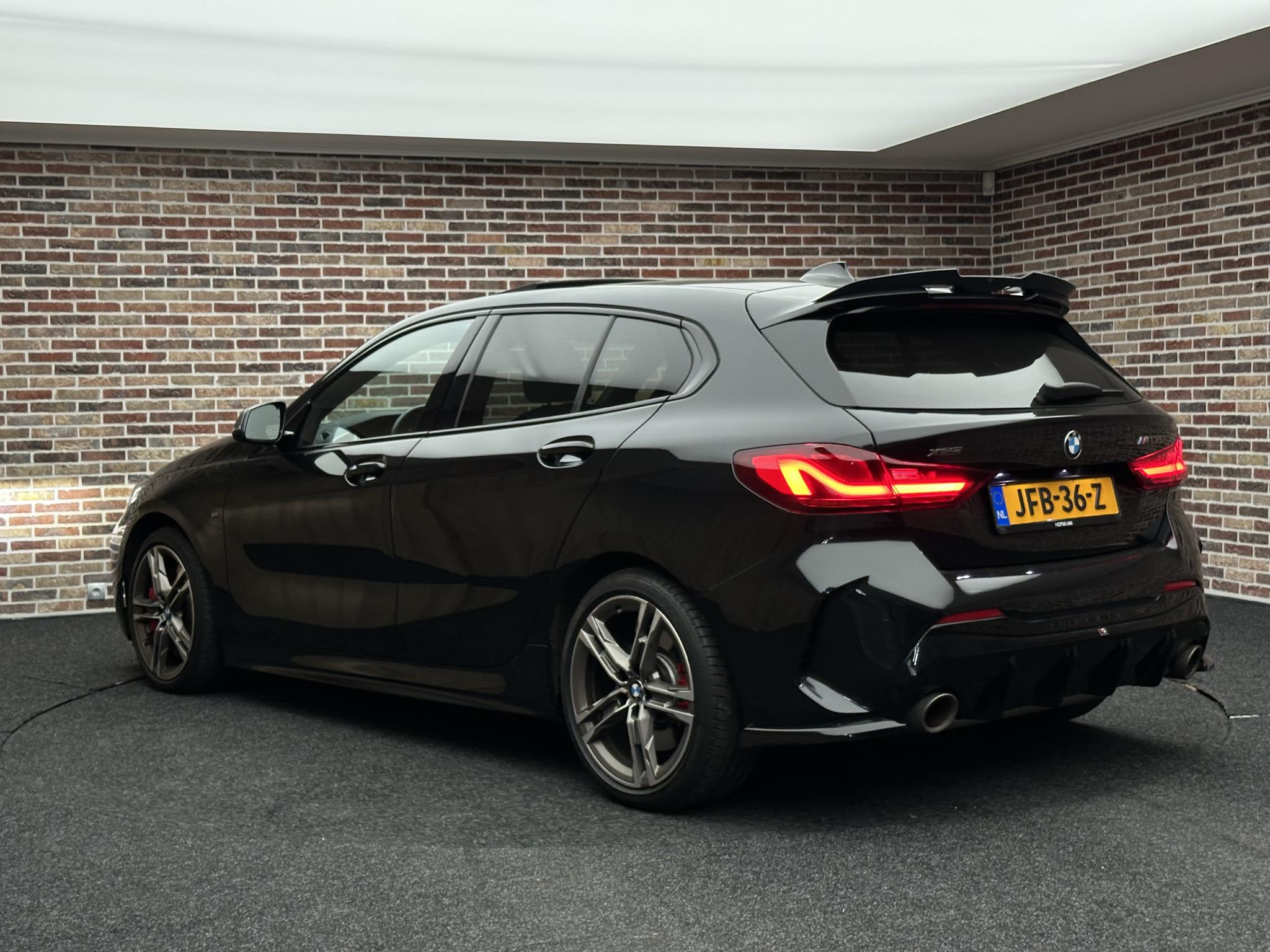 Foto van BMW M135i xDrive