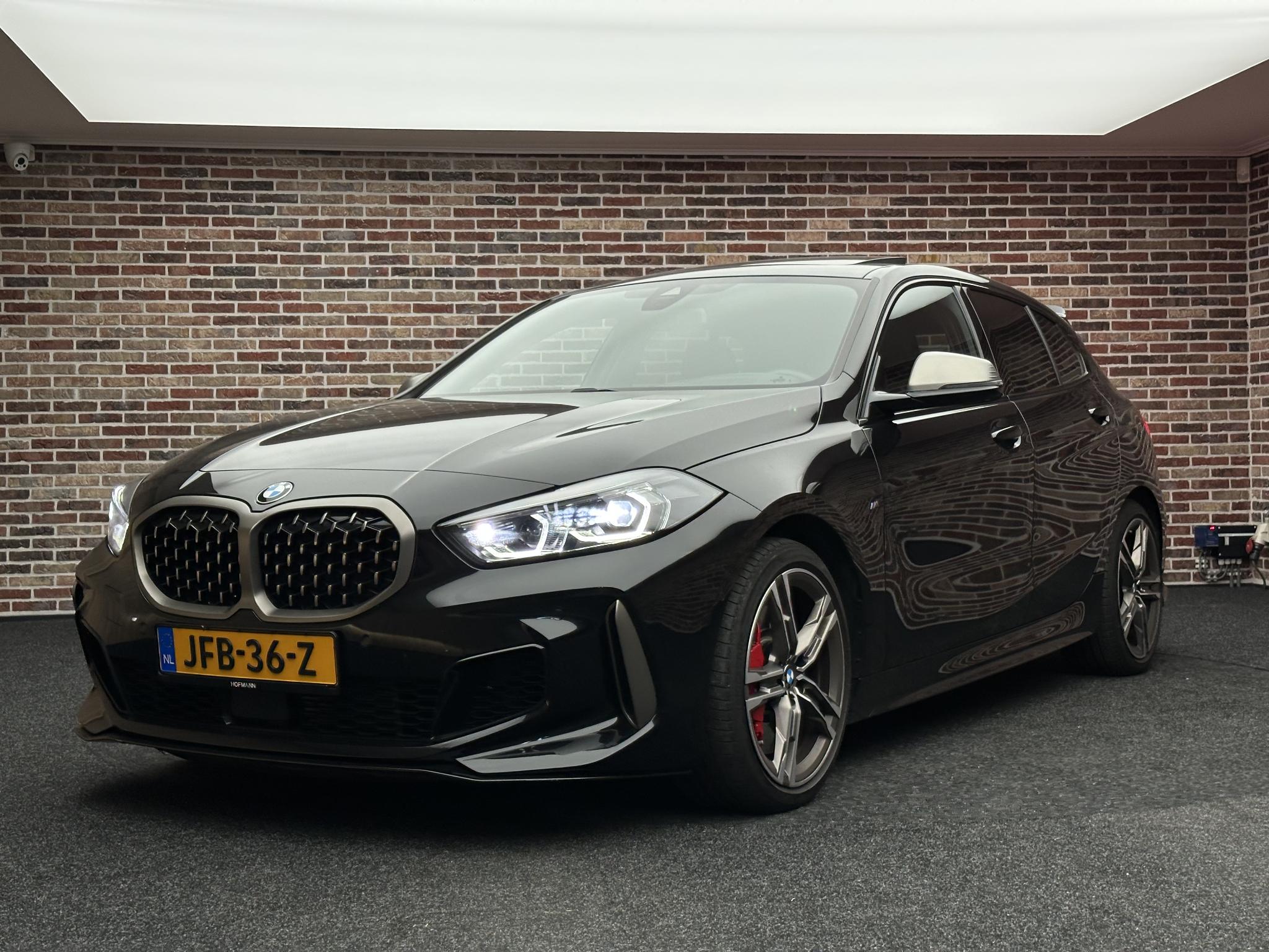 Foto van BMW M135i xDrive