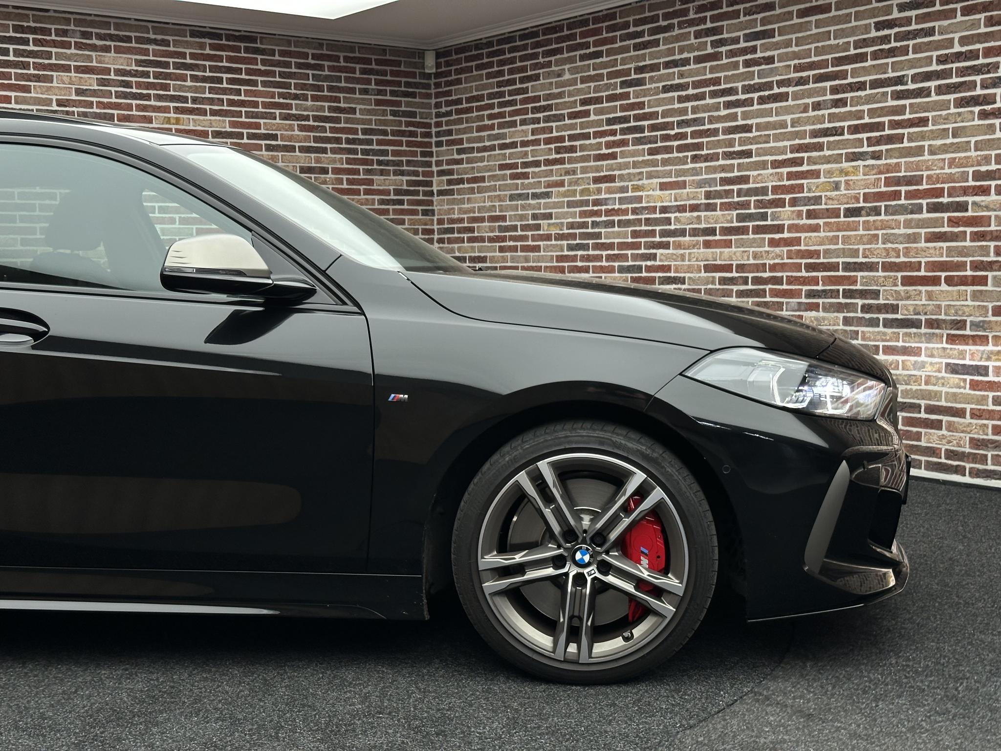 Foto van BMW M135i xDrive