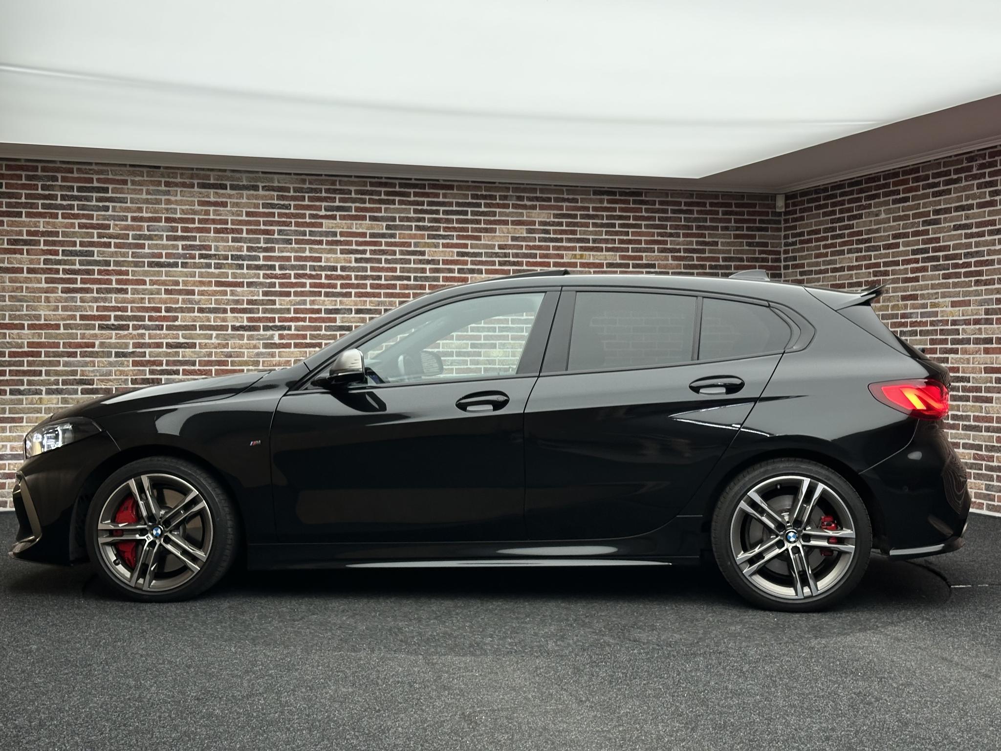 Foto van BMW M135i xDrive