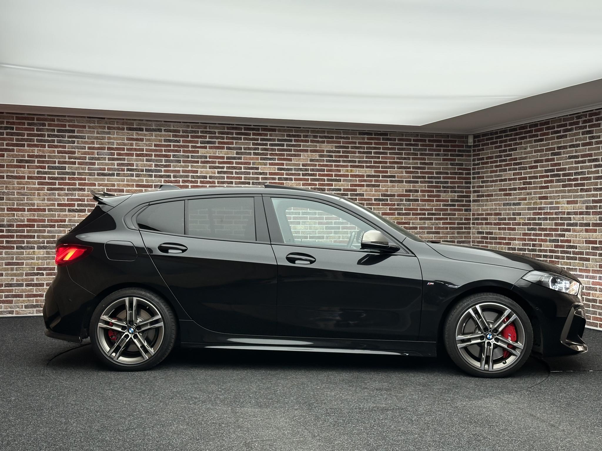 Foto van BMW M135i xDrive