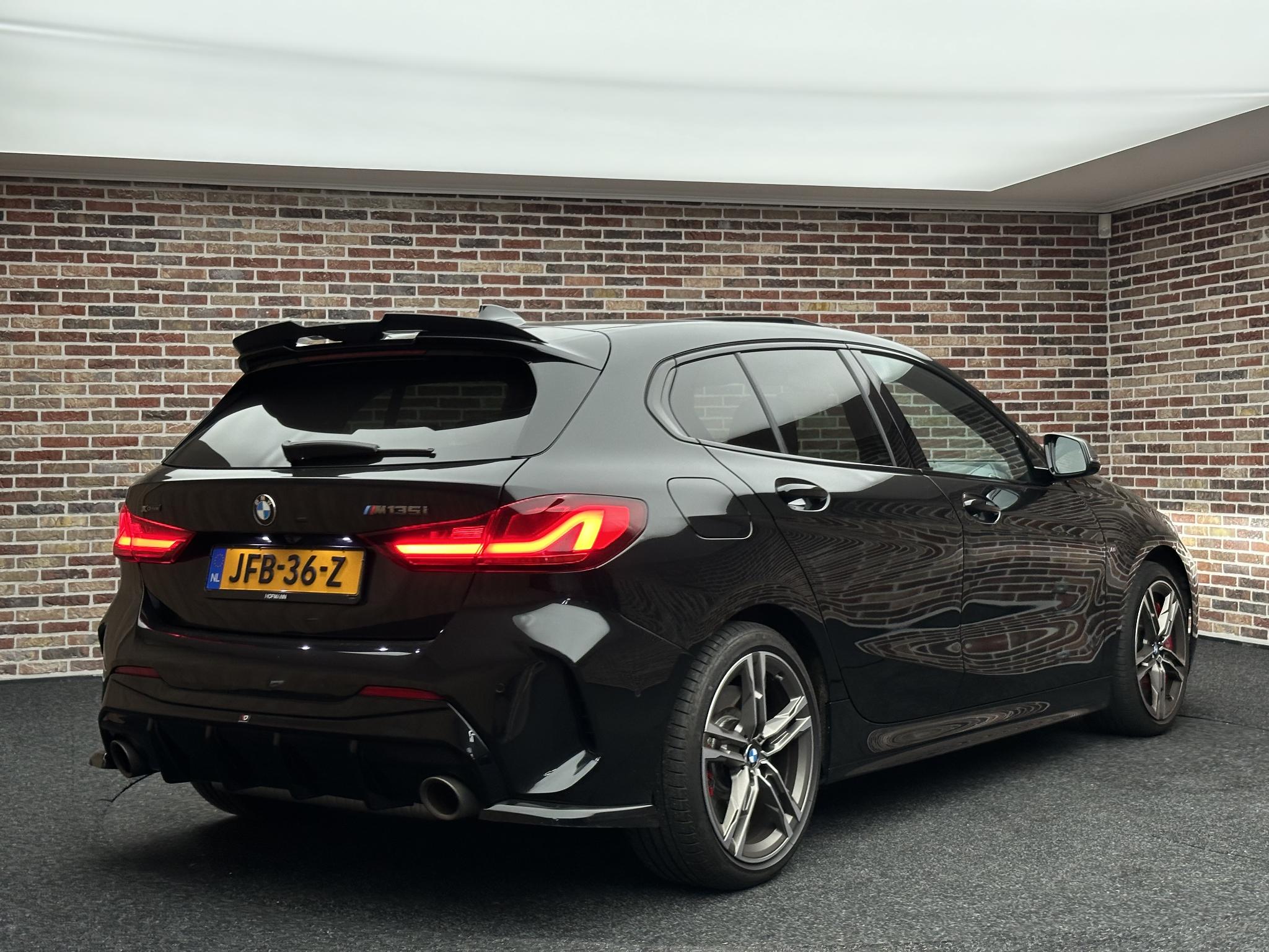 Foto van BMW M135i xDrive