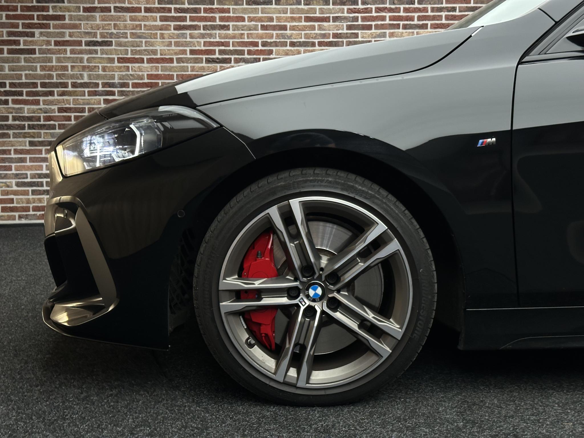 Foto van BMW M135i xDrive