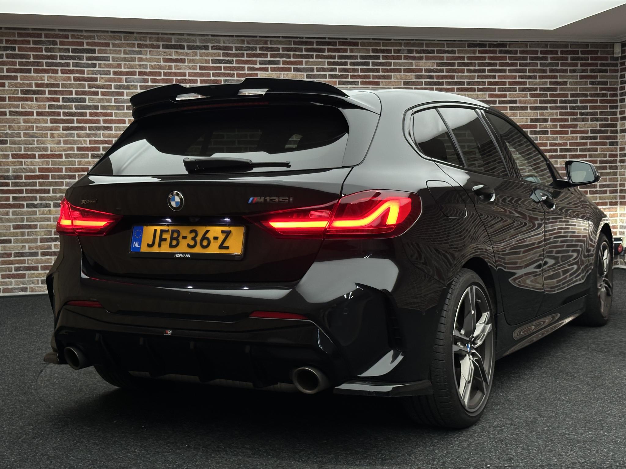 Foto van BMW M135i xDrive