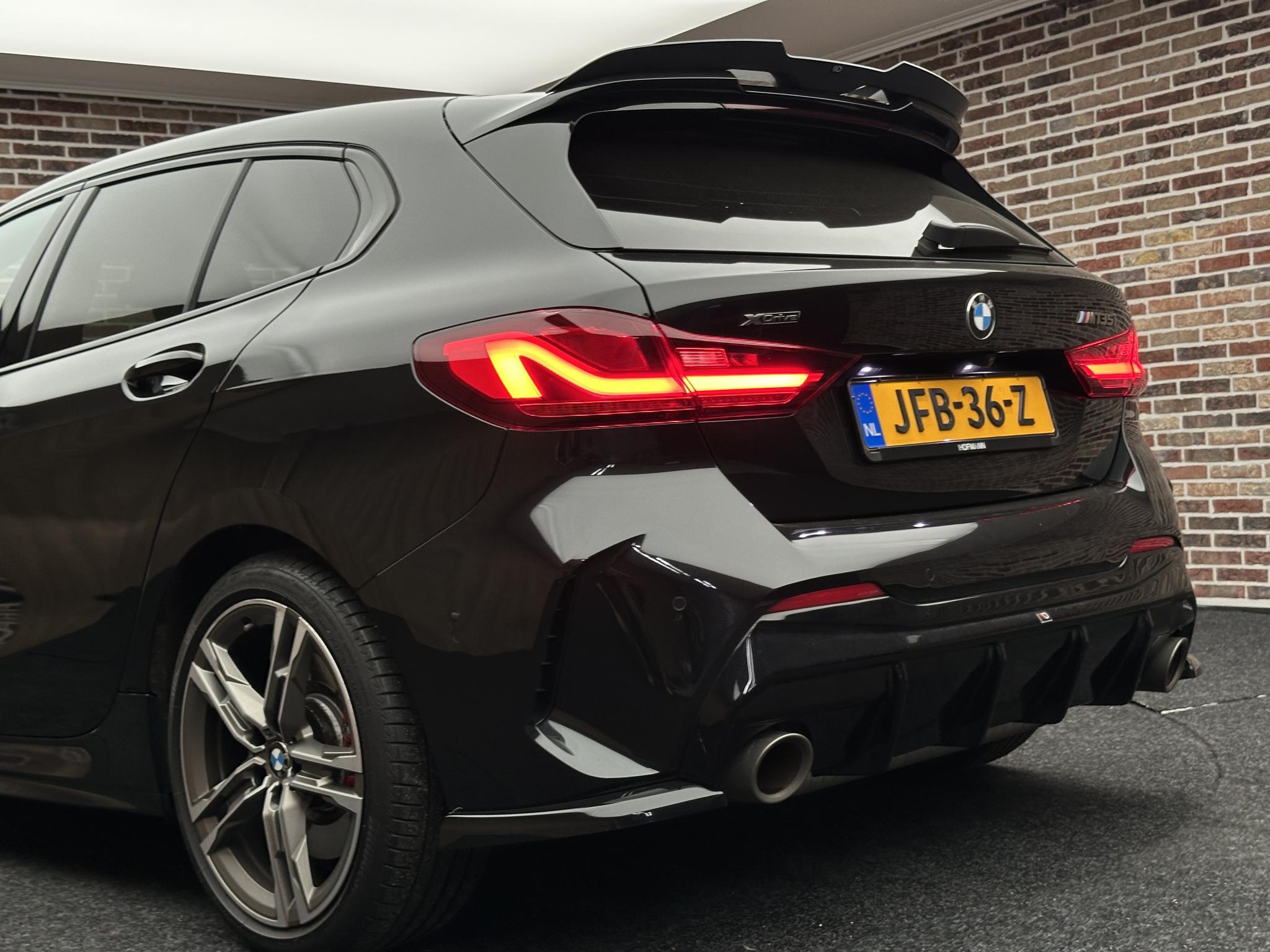 Foto van BMW M135i xDrive