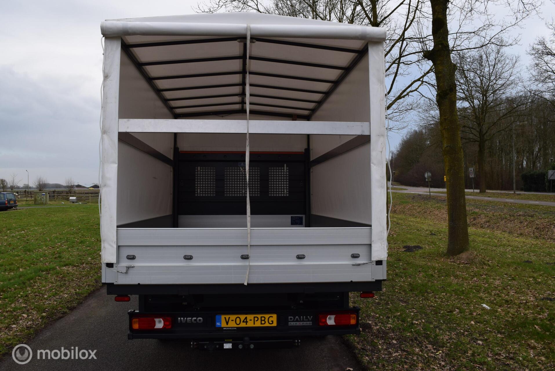 Foto van Iveco 35s18