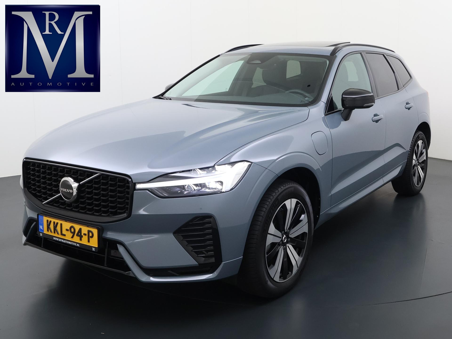 Volvo Xc60 2.0 T6 Plug-in hybrid AWD R-Design 2023 - voorkant