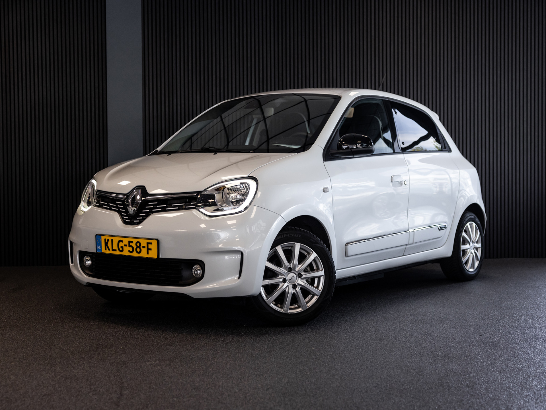 Renault Twingo Z.e. R80 E-Tech Tekno 22kWh l SoH 95% l Wit Parelmoer l LMV l Achteruitrij Cam. l zeer lage km l 1ste eigenaar 2023 - voorkant
