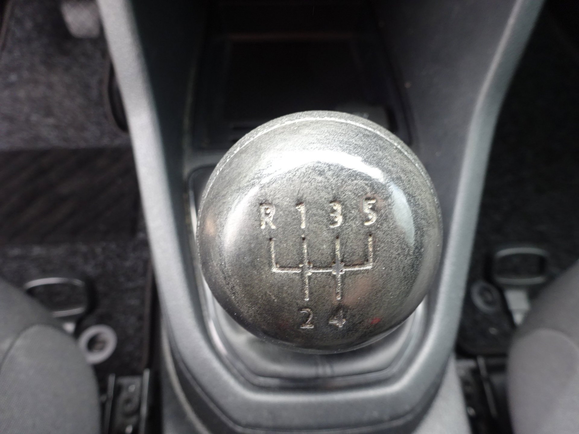 Foto van Volkswagen Caddy Modified Partition Wall