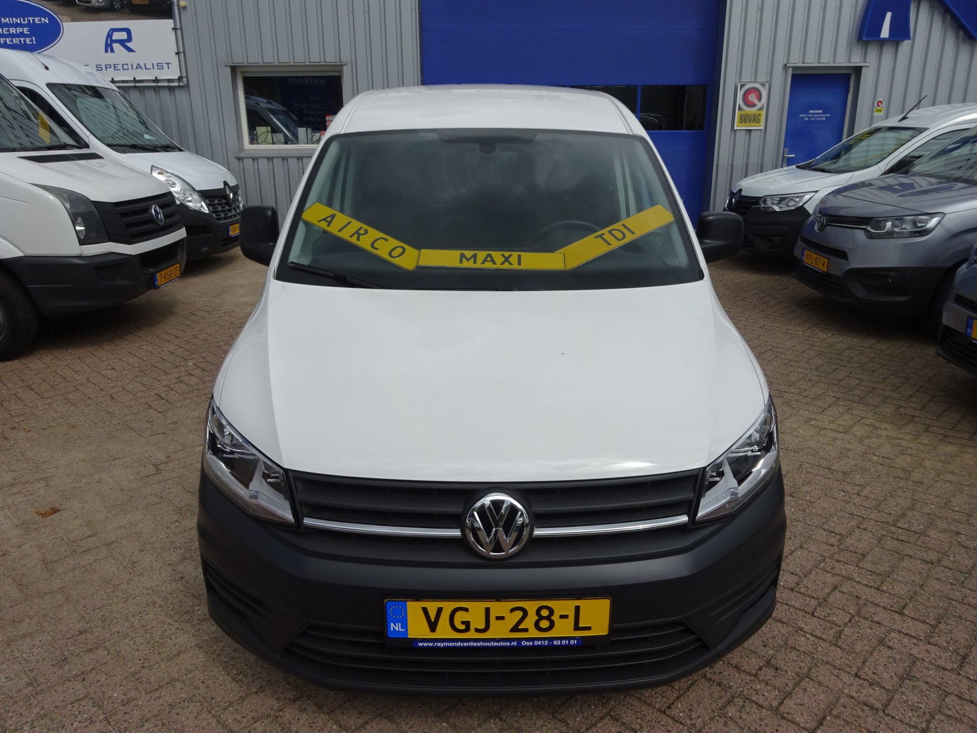 Foto van Volkswagen Caddy Modified Partition Wall