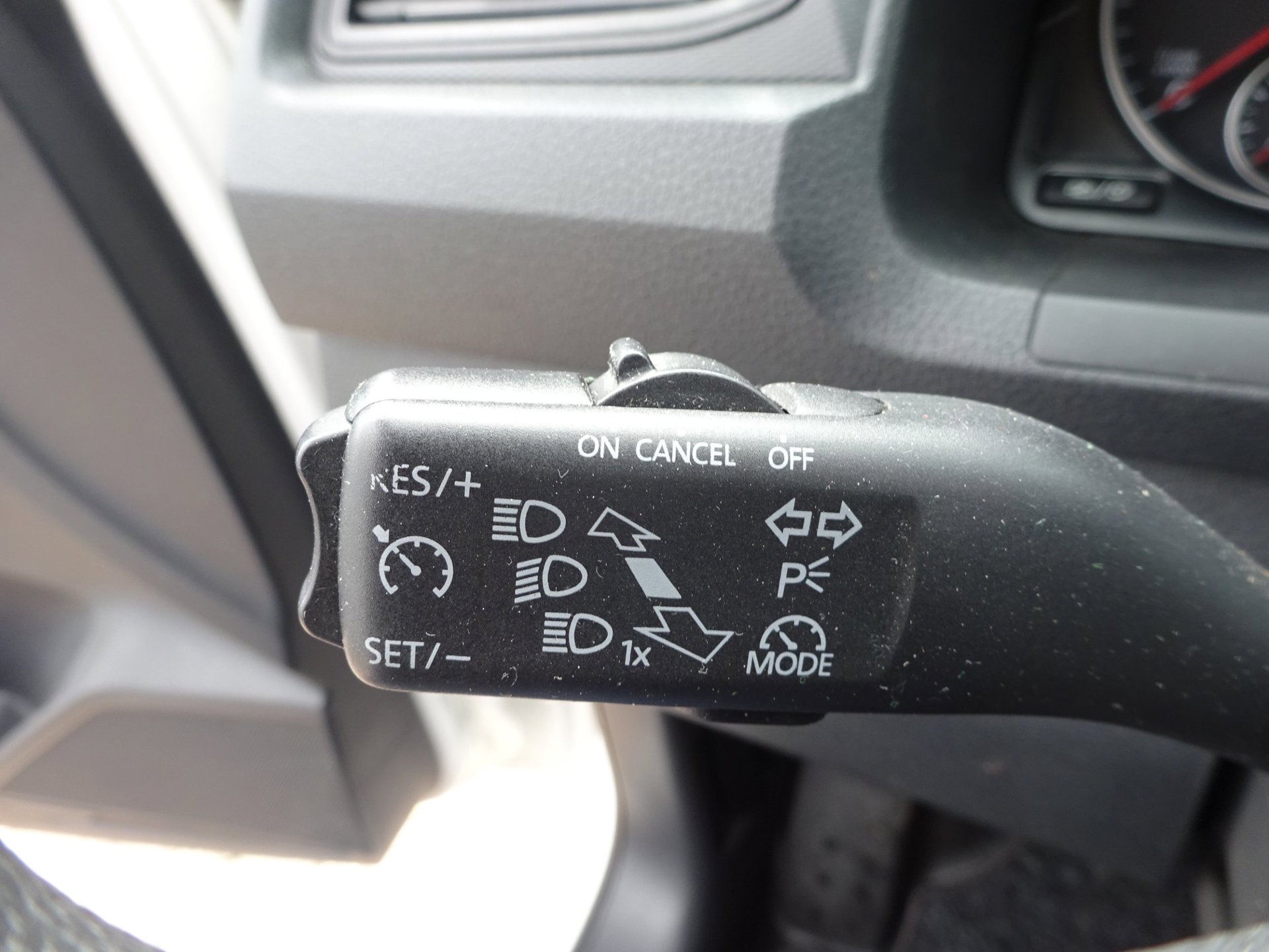 Foto van Volkswagen Caddy Modified Partition Wall