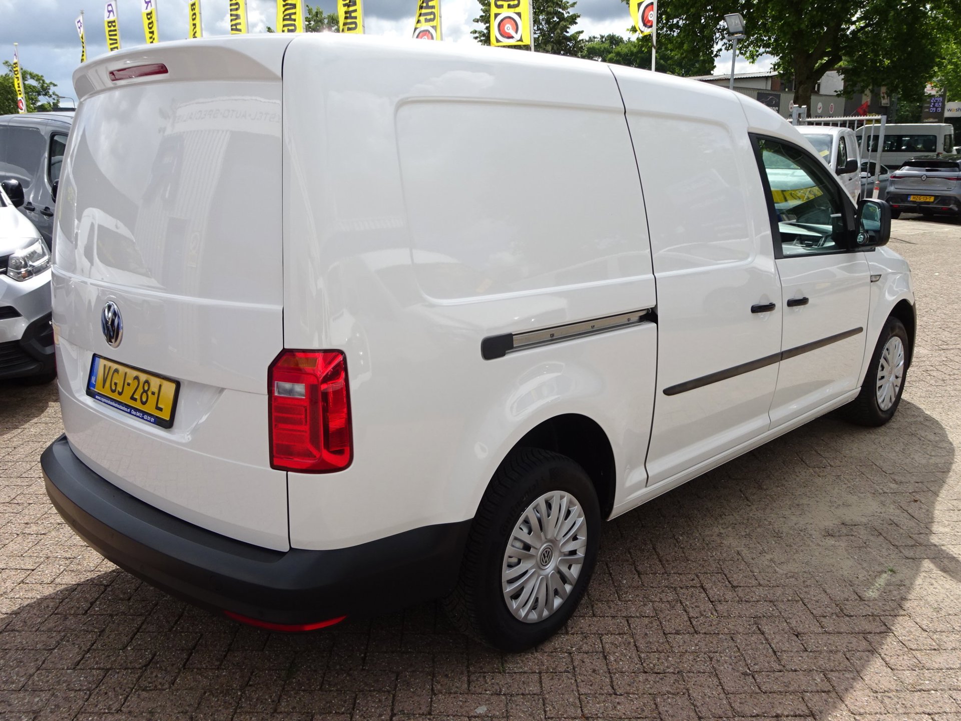Foto van Volkswagen Caddy Modified Partition Wall