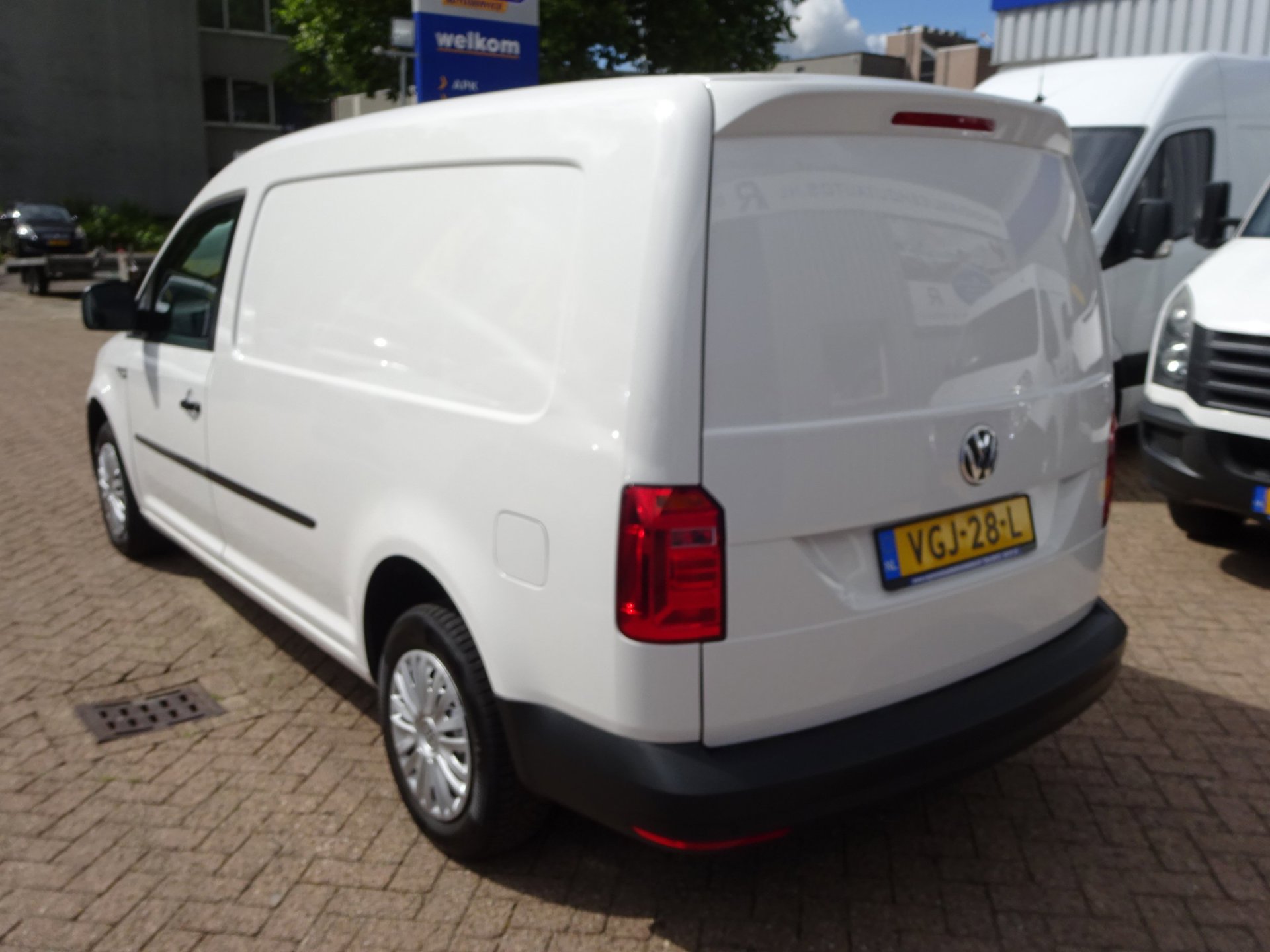 Foto van Volkswagen Caddy Modified Partition Wall