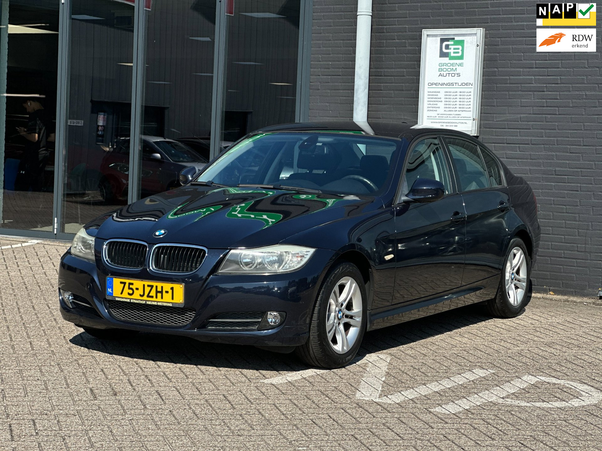 BMW 3er Reihe 318i Business Line/2E EIG/6-BAK/AIRCO/NL-AUTO NAP!! 2009 - voorkant