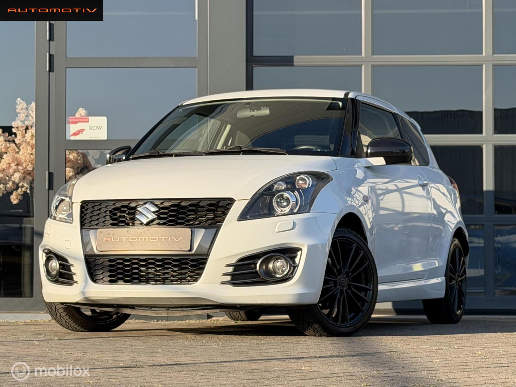 Suzuki Swift Sport 1.6 Sport CLIMA / KEYLESS / XENON 2012 - voorkant