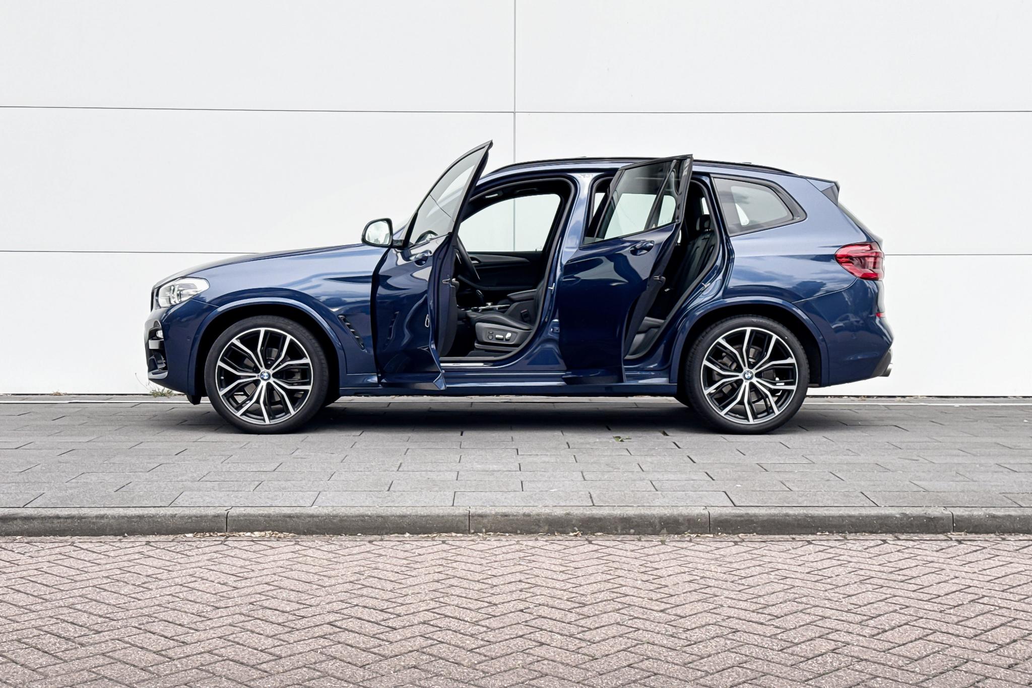 Foto van BMW X3 Xdrive20i