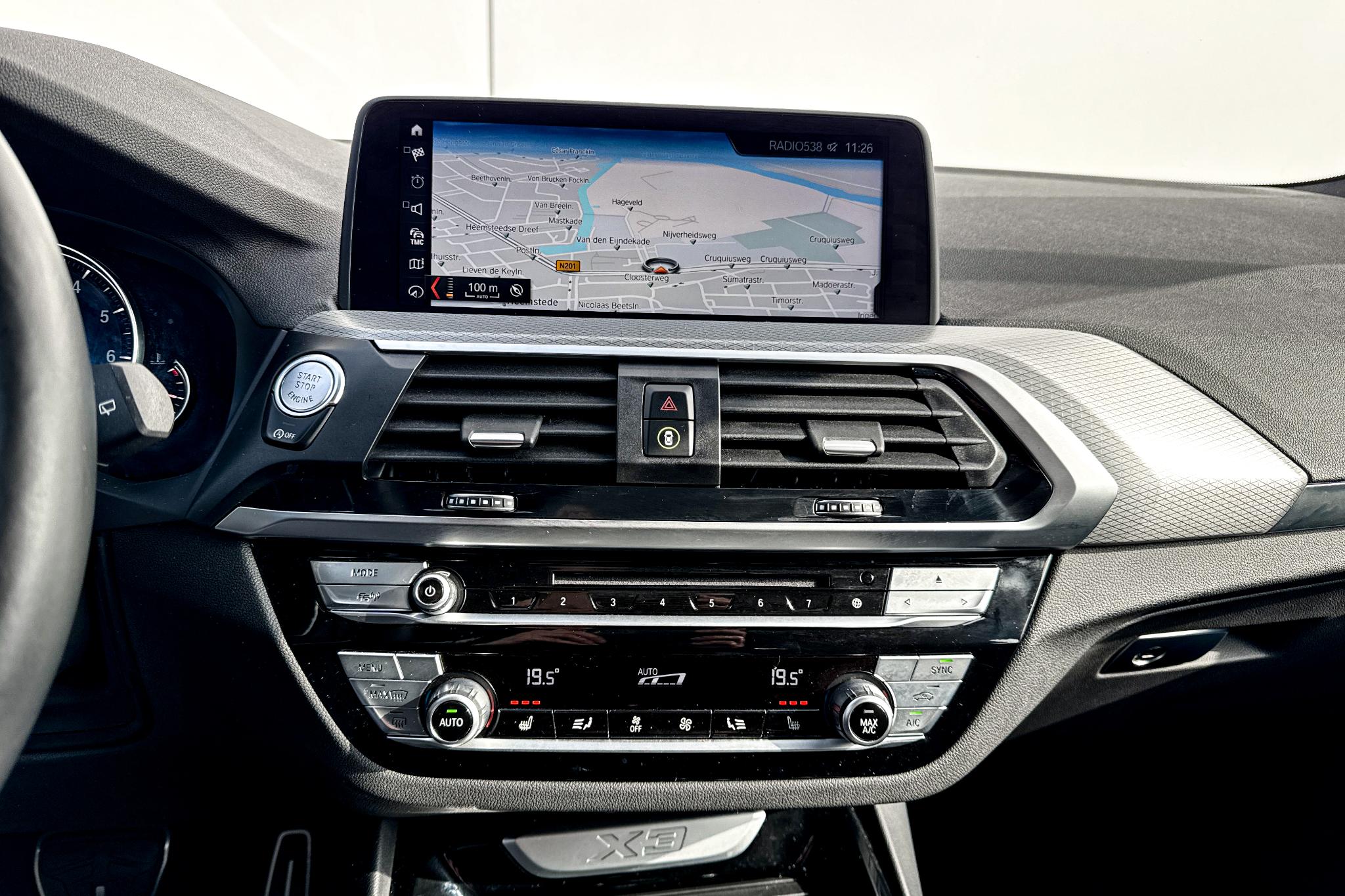 Foto van BMW X3 Xdrive20i
