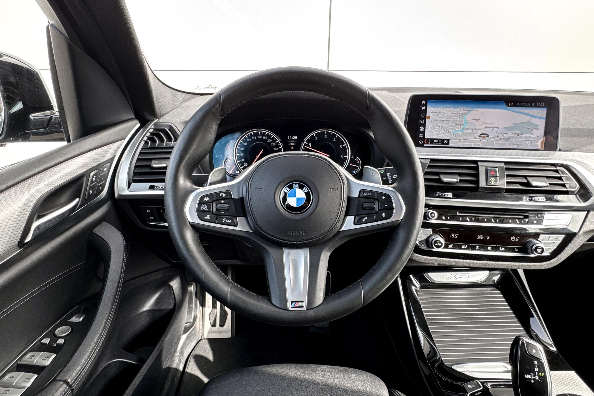 Foto van BMW X3 Xdrive20i