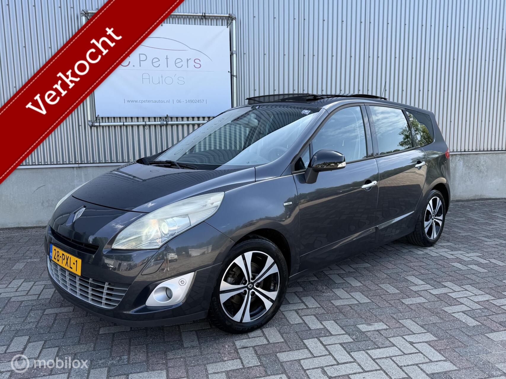Renault Megane Scenic 2.0 Bose 140pk Automaat 2011 / Camera / Trekhaak / Panoramadak / Xenon / 2e eigenaar NAP 2011 - voorkant
