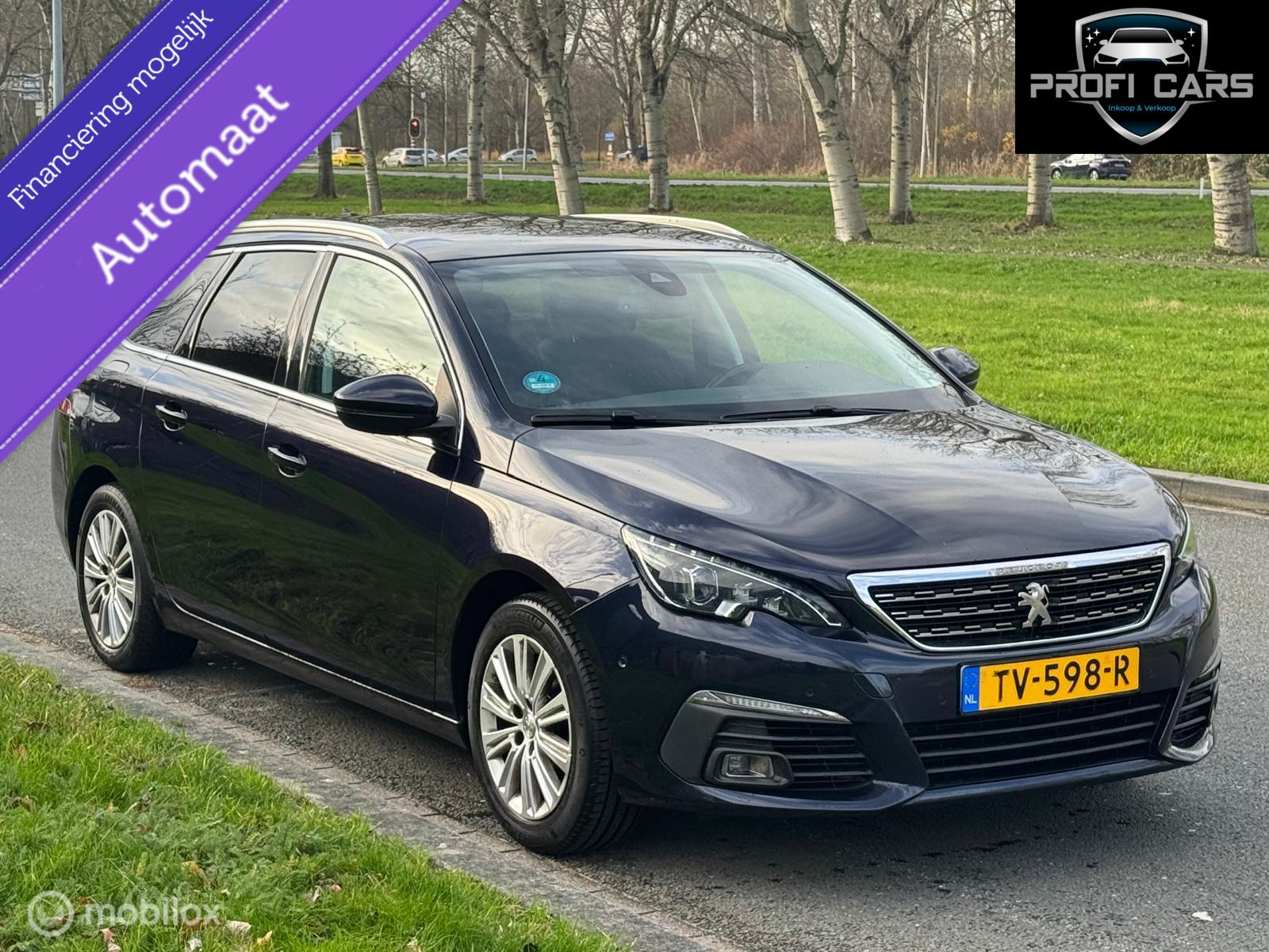 Peugeot 308 1.2 Automaat Pano Navi Camera Trekhaak 2018 - voorkant
