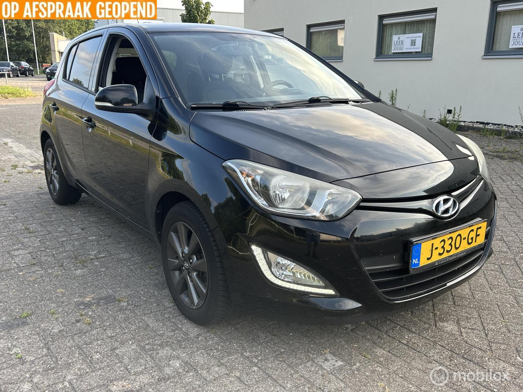 Hyundai I20 1.1 CRDi i-Catcher AIRCO/CRUISE-CONTROL 2014 - voorkant