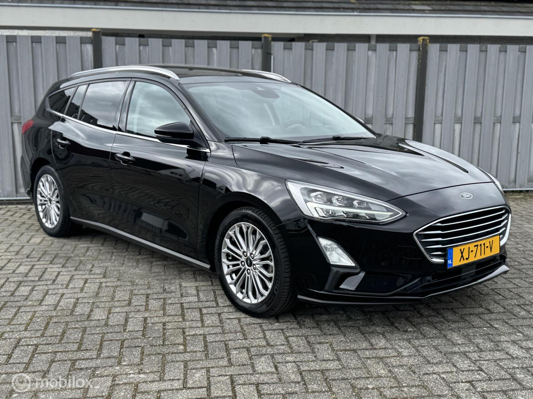 Ford Focus 1.0 EcoBoost Titanium Panoramadak 2019 - voorkant