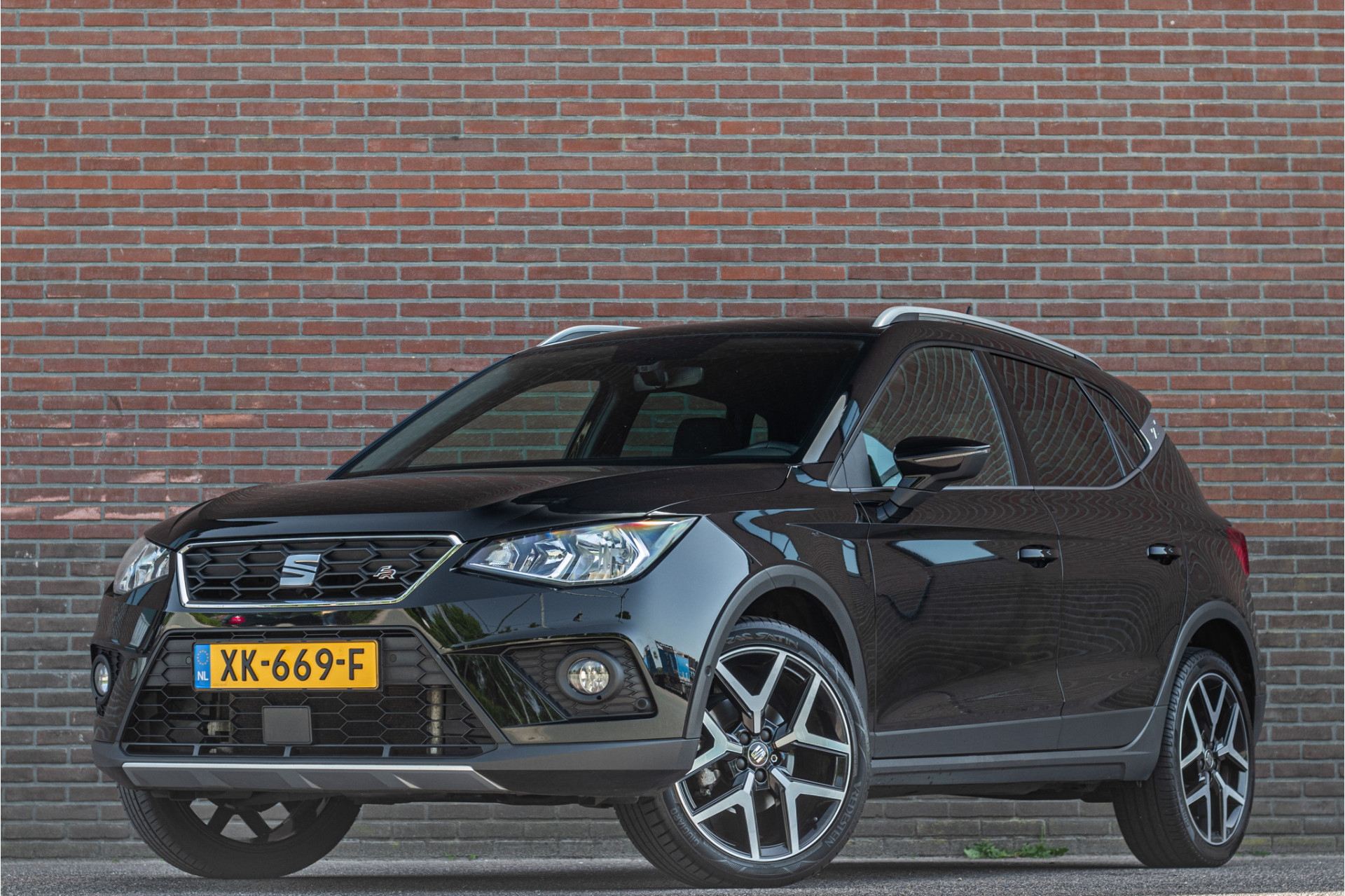 Seat Arona 1.0 TSI DSG FR Business Intense, Origineel NL, DAB+, Trekhaak, Camera, Carplay, Adaptive Cruise, Keyless. 2019 - voorkant