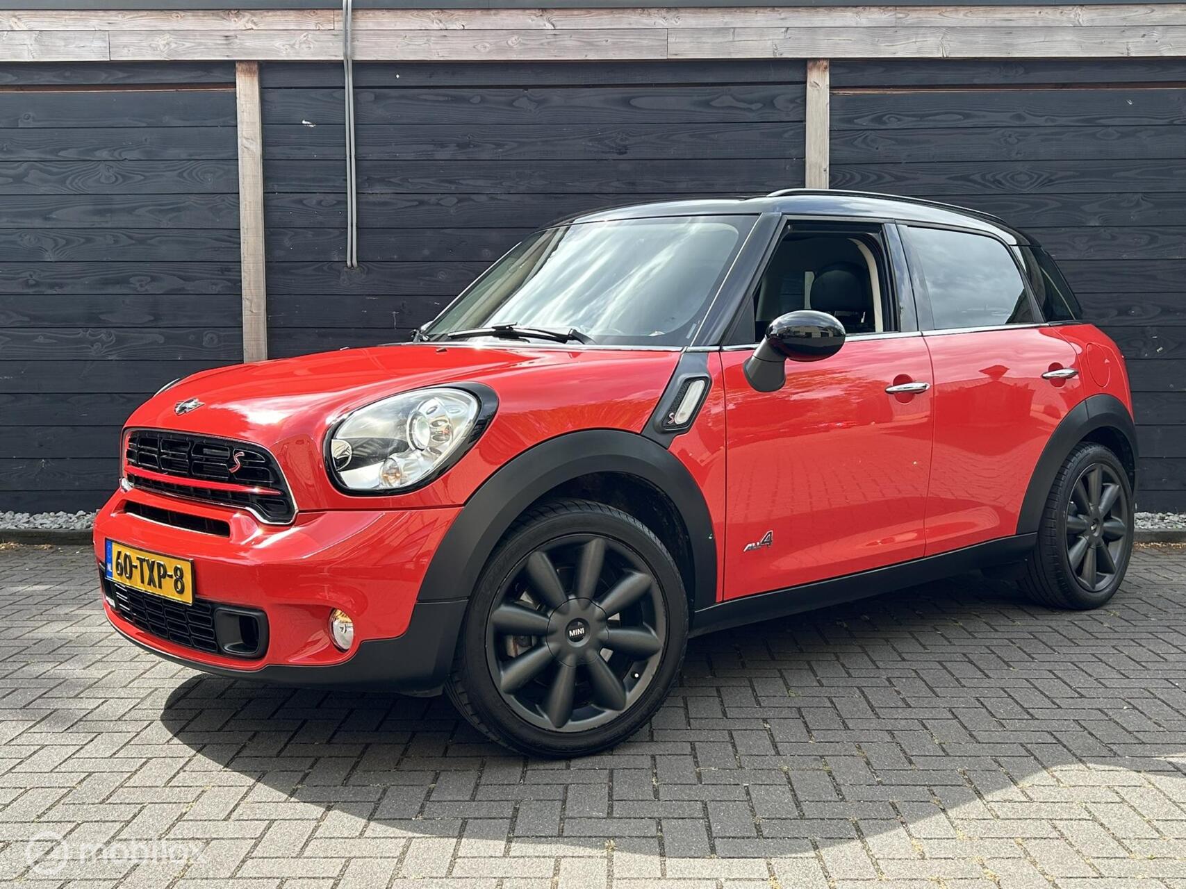 Mini Countryman 1.6 Cooper S ALL4 Chili Automaat / Schuifdak / Leder / fm nav / Xenon 2012 - voorkant
