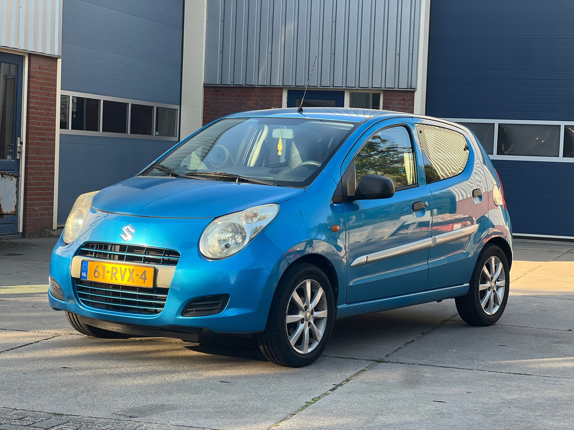 Suzuki Alto 1.0 Silver-line 2011 - voorkant