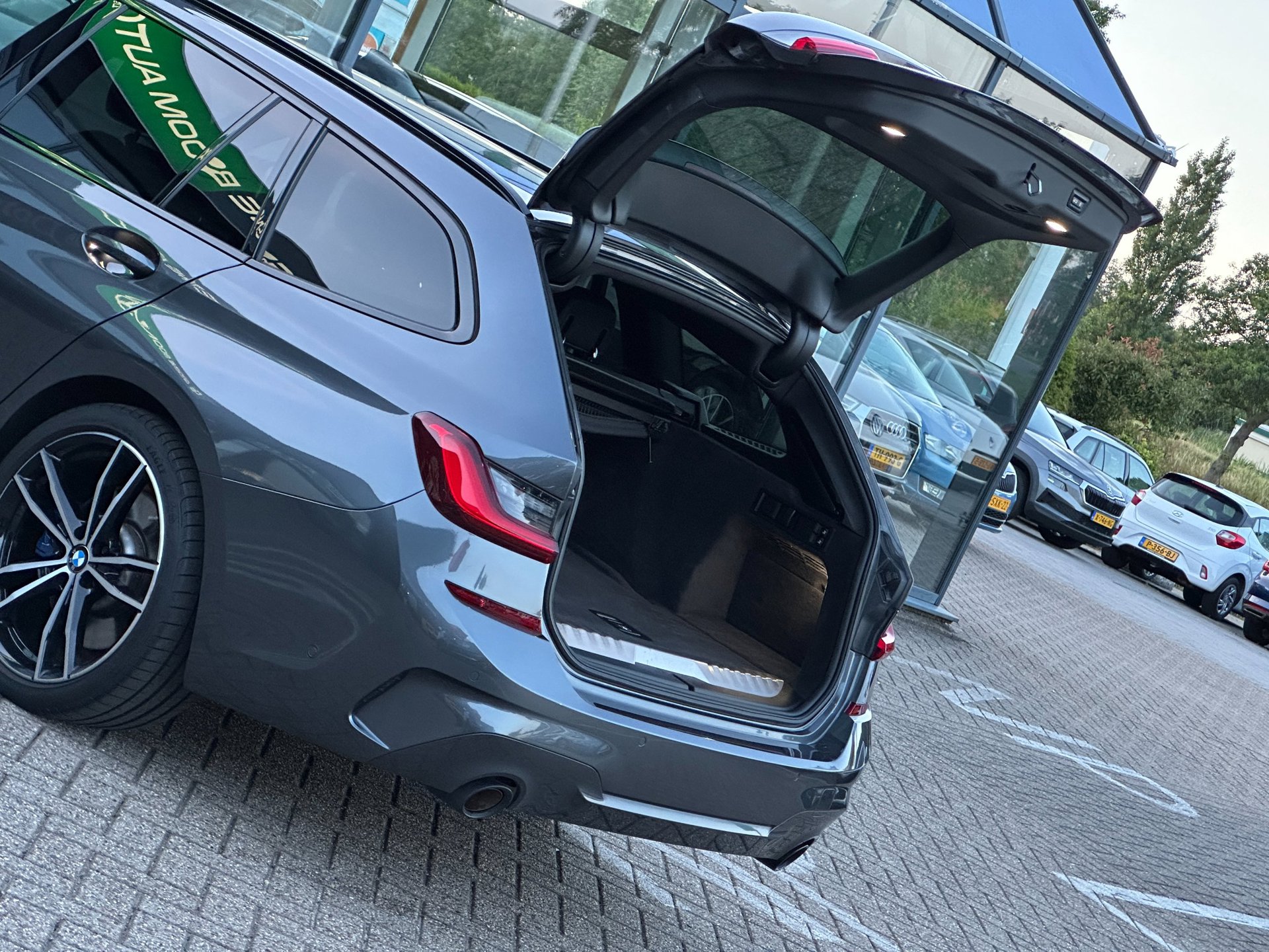 Foto van BMW 330e