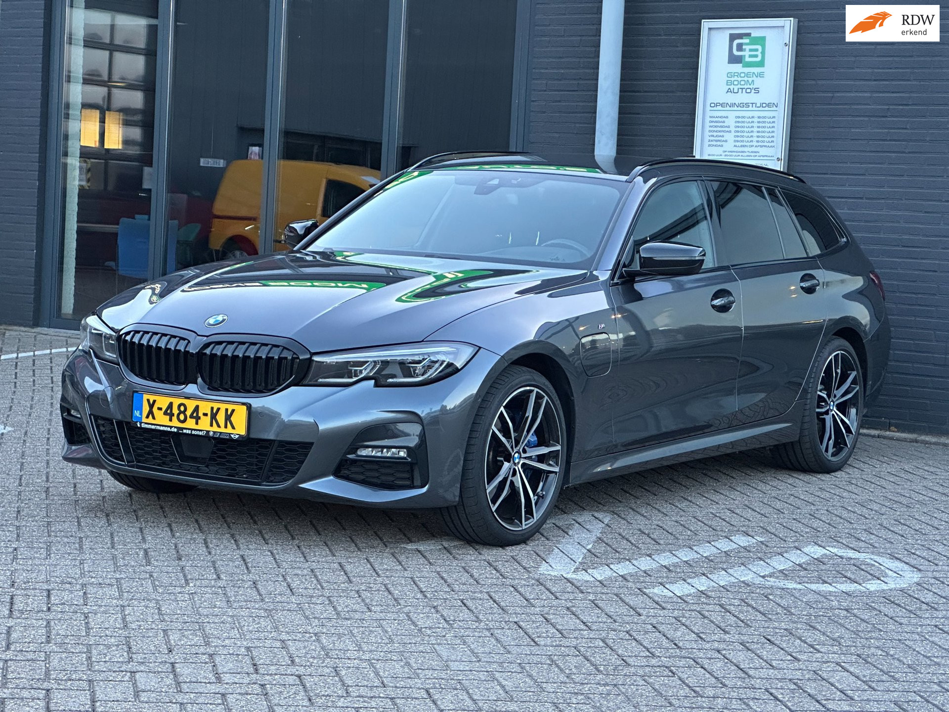 BMW 330e 330e High Executive/LED/NAVI/CARPLAY/CAMERA/NETTE STAAT!! 2021 - voorkant