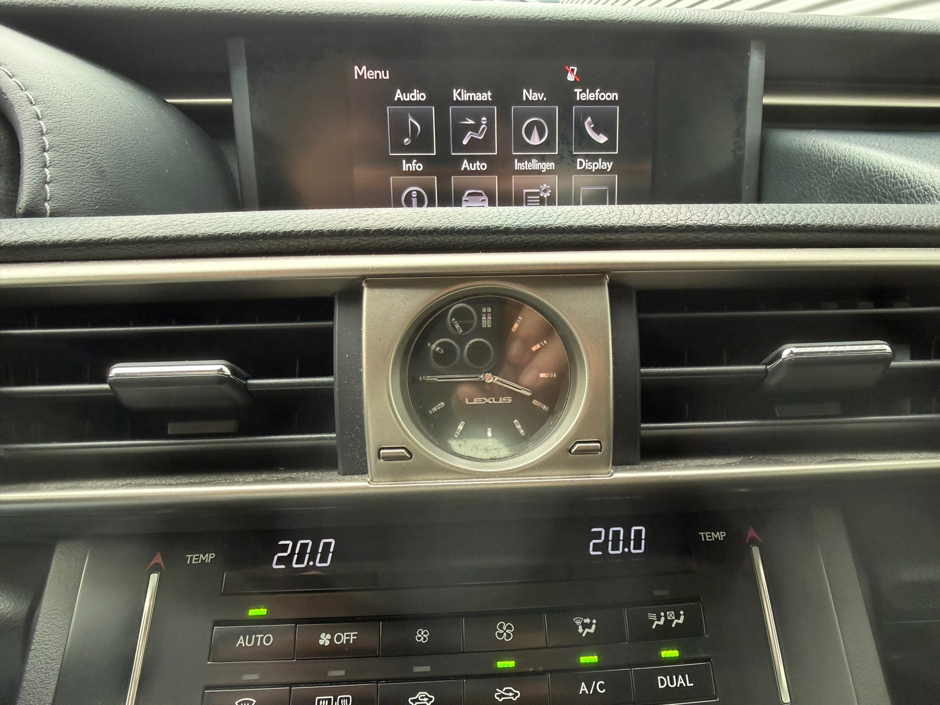 Foto van Lexus Lexus Is300h