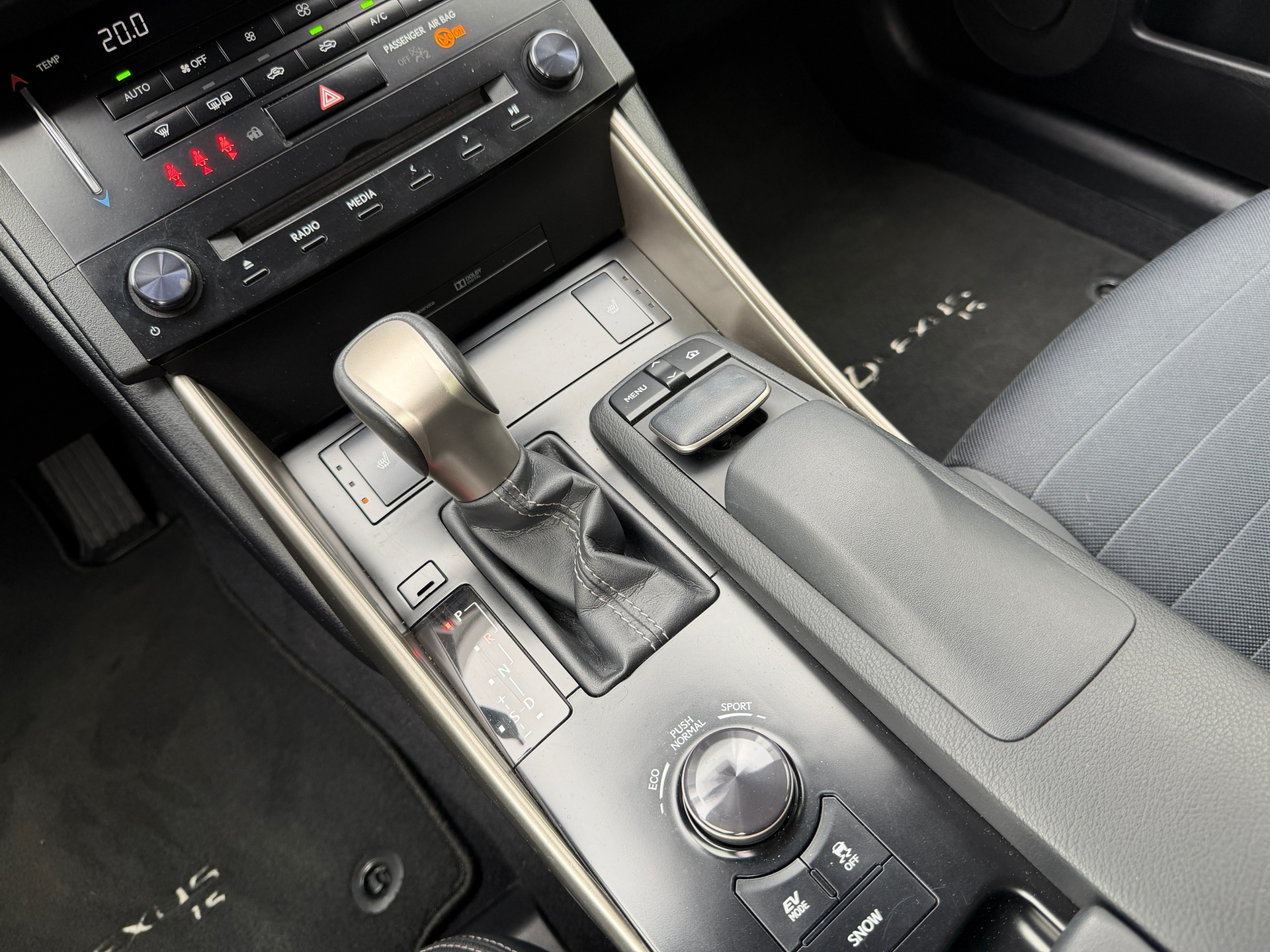 Foto van Lexus Lexus Is300h