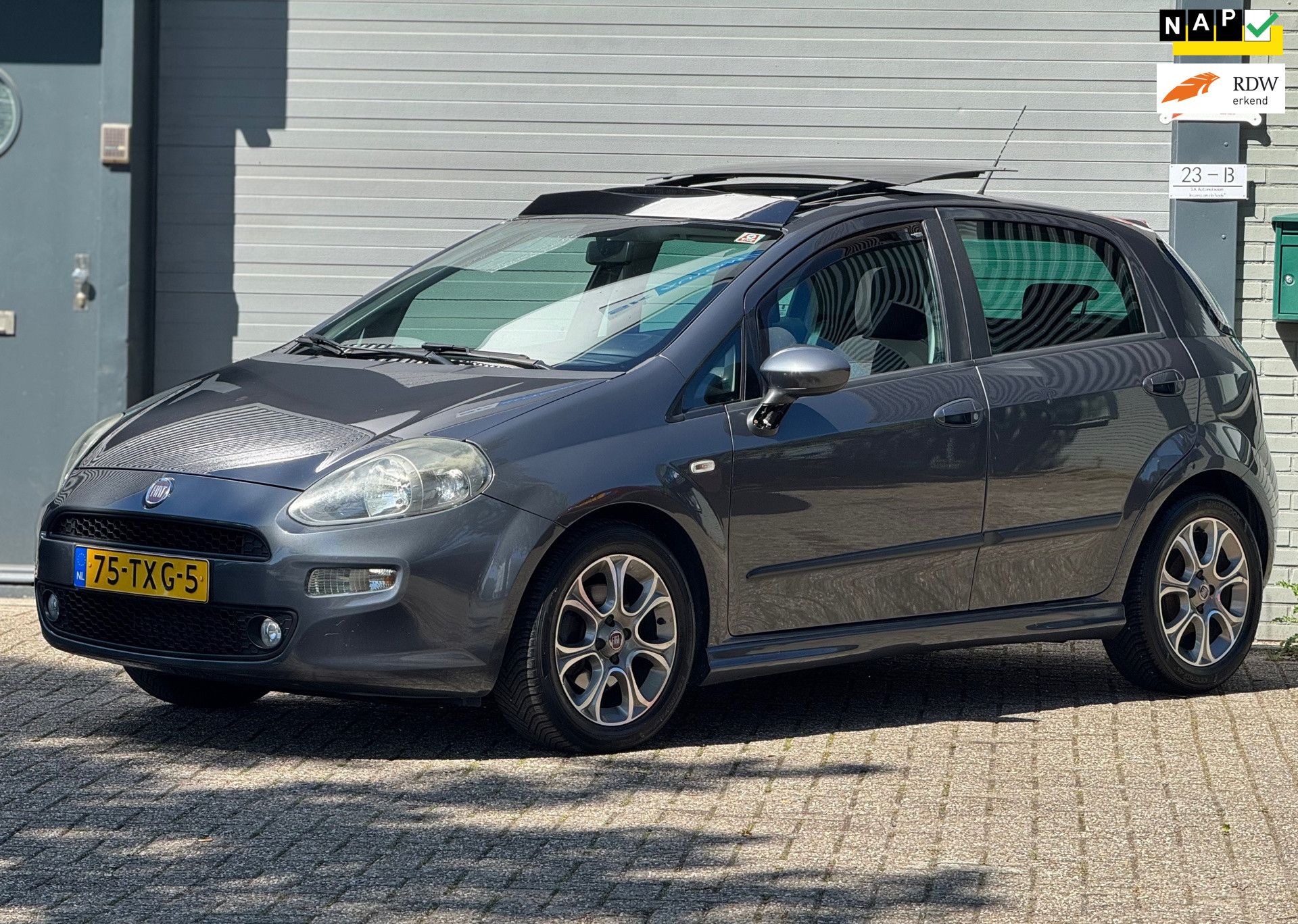 Fiat Fiat Punto 1.3 M-Jet Lounge 2012 - voorkant