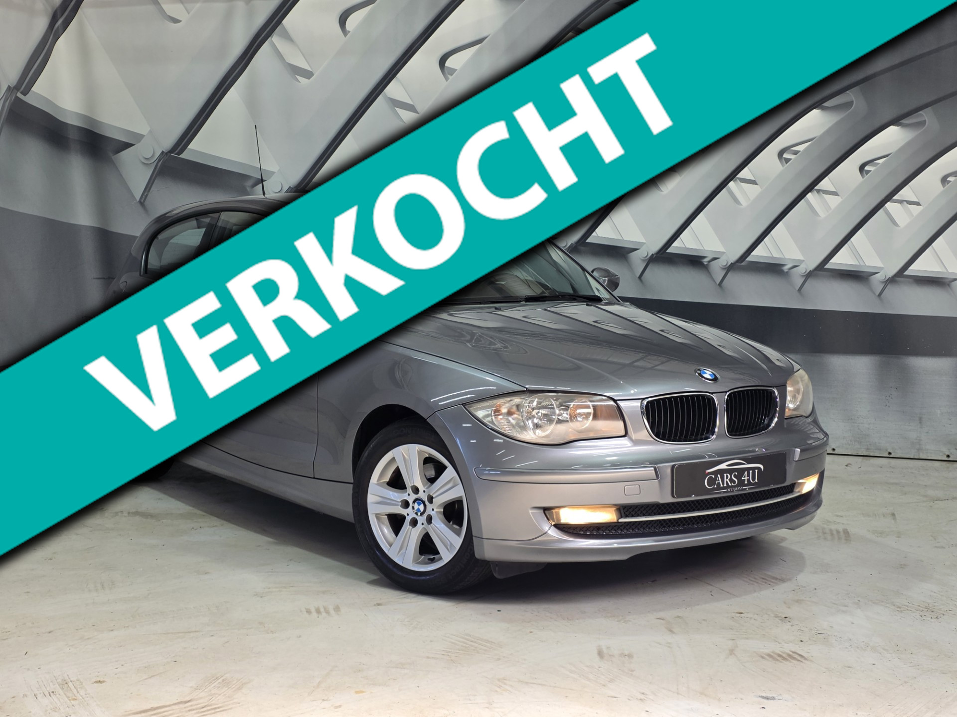 BMW 1er Reihe 116i Executive stoelverwarming 2008 - voorkant