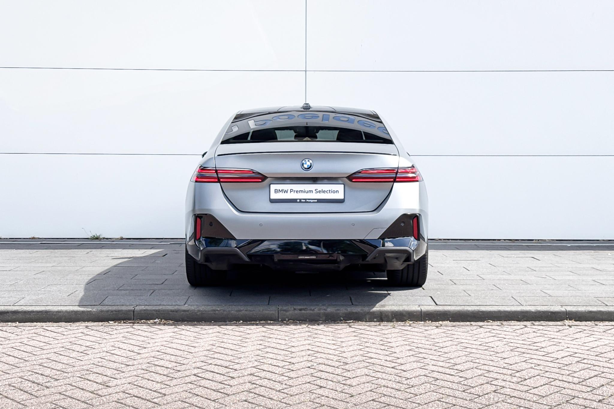 Foto van BMW I5 Edrive40