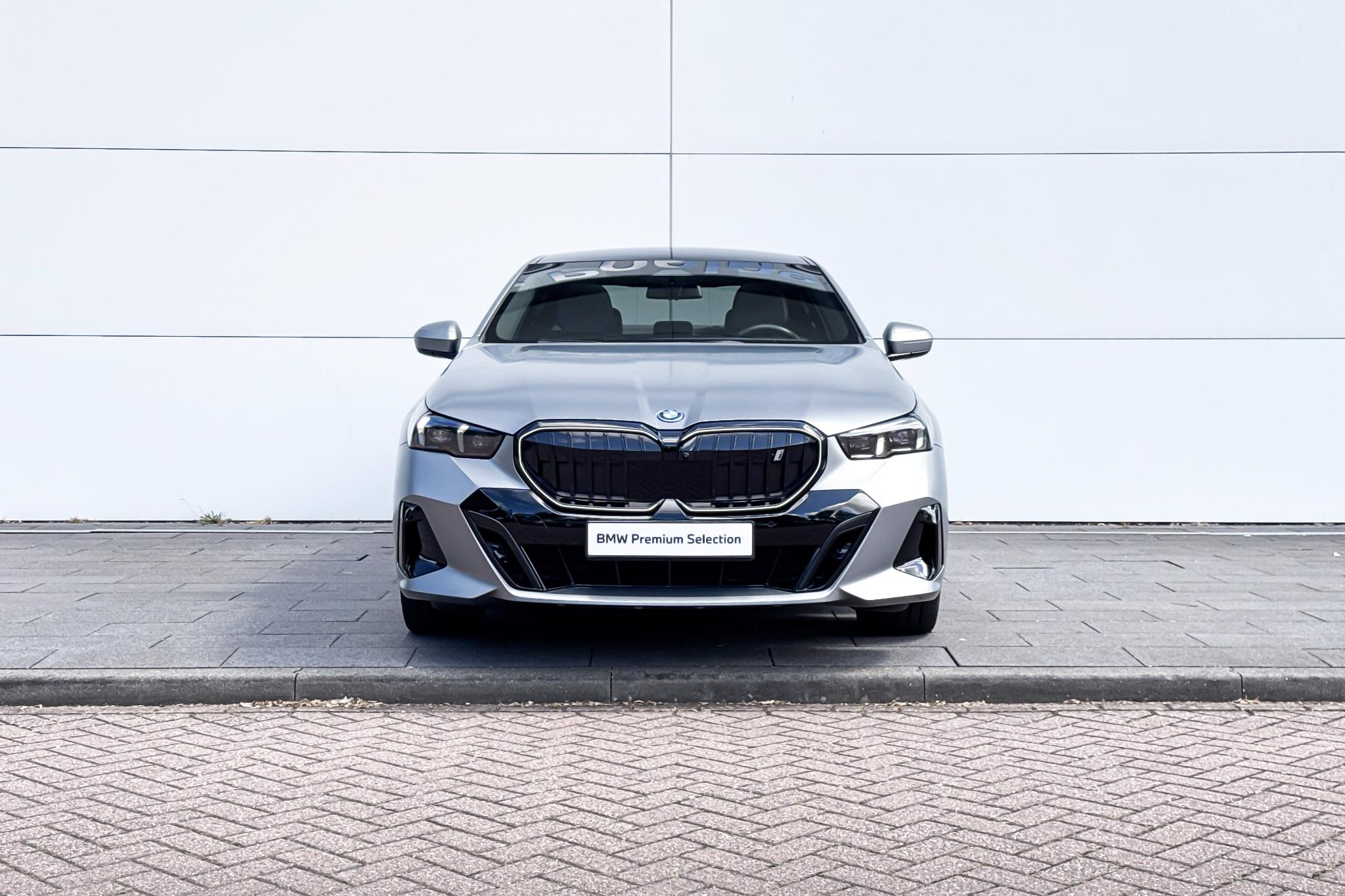 Foto van BMW I5 Edrive40