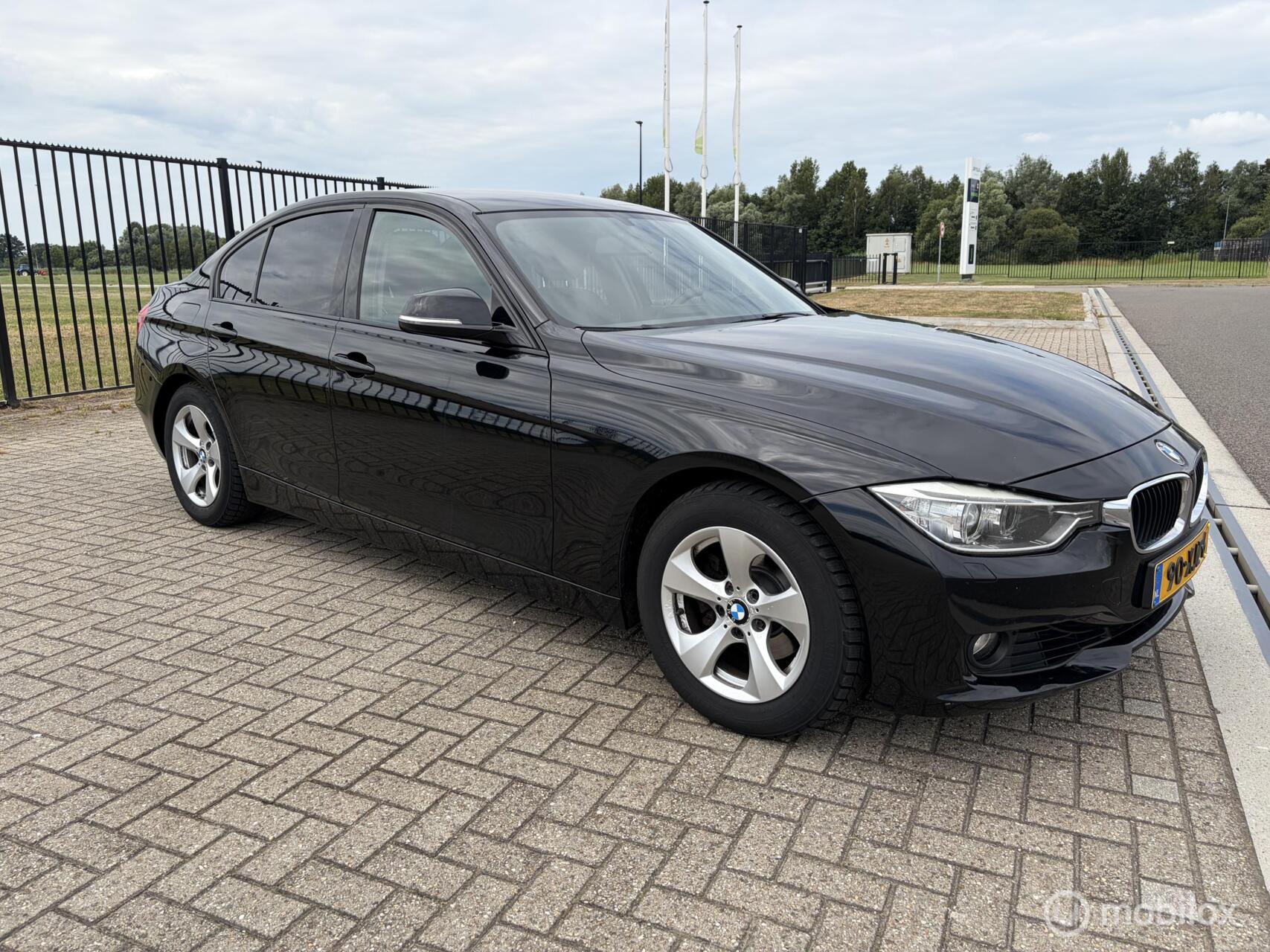 BMW 3er Reihe 320i Upgrade Edition 2012 - voorkant