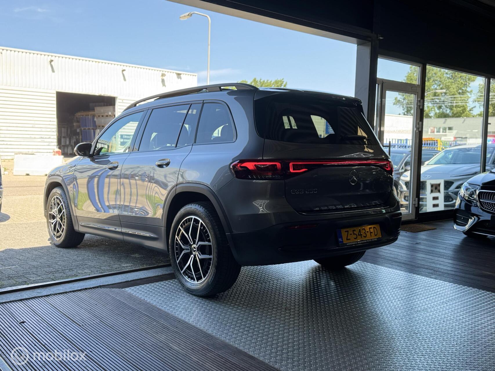 Foto van Mercedes-Benz Eqb 250
